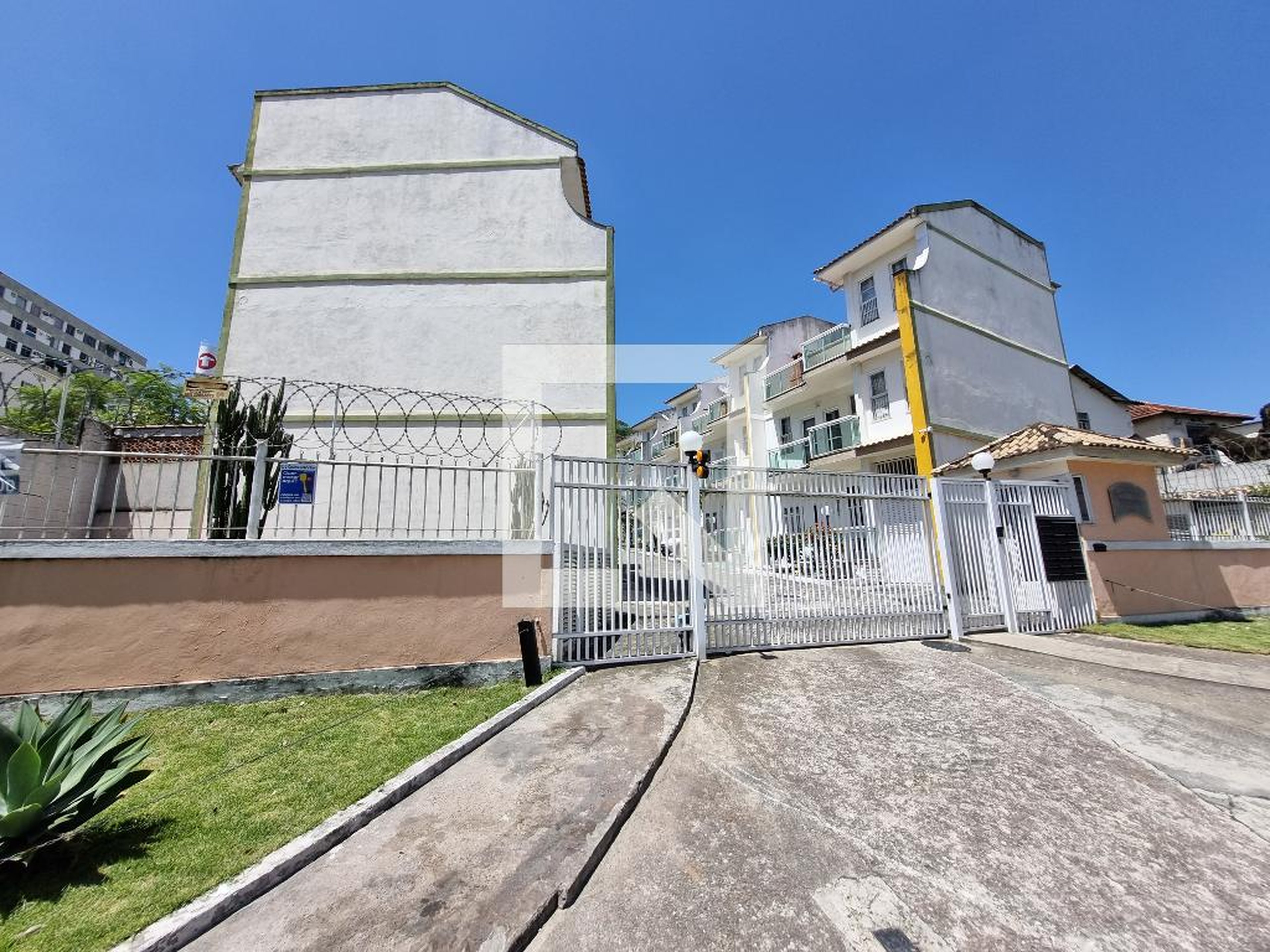 Fachada do Prédio Condomínio em Avenida Ernani Cardoso, 245