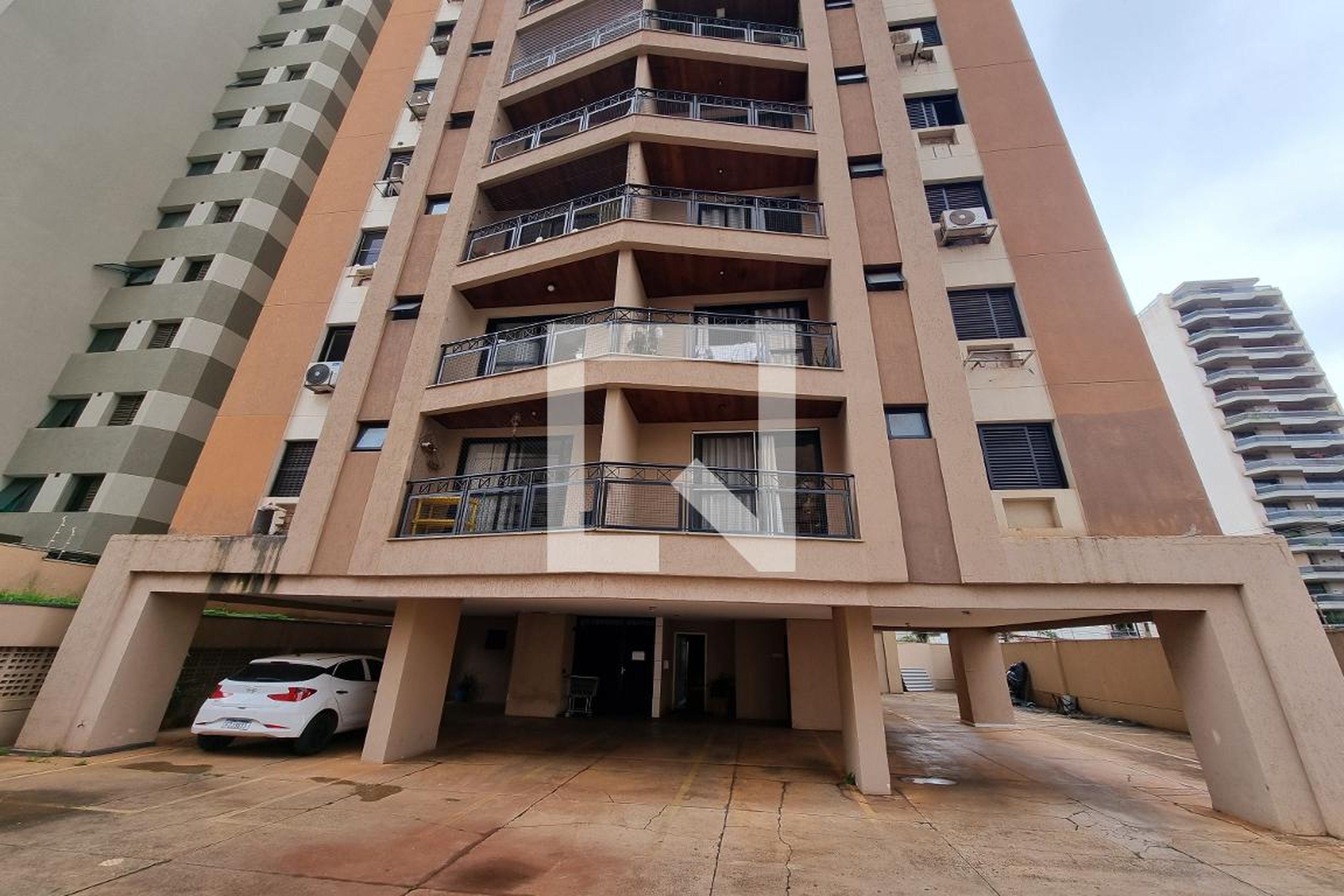 Estacionamento - Golden Garden