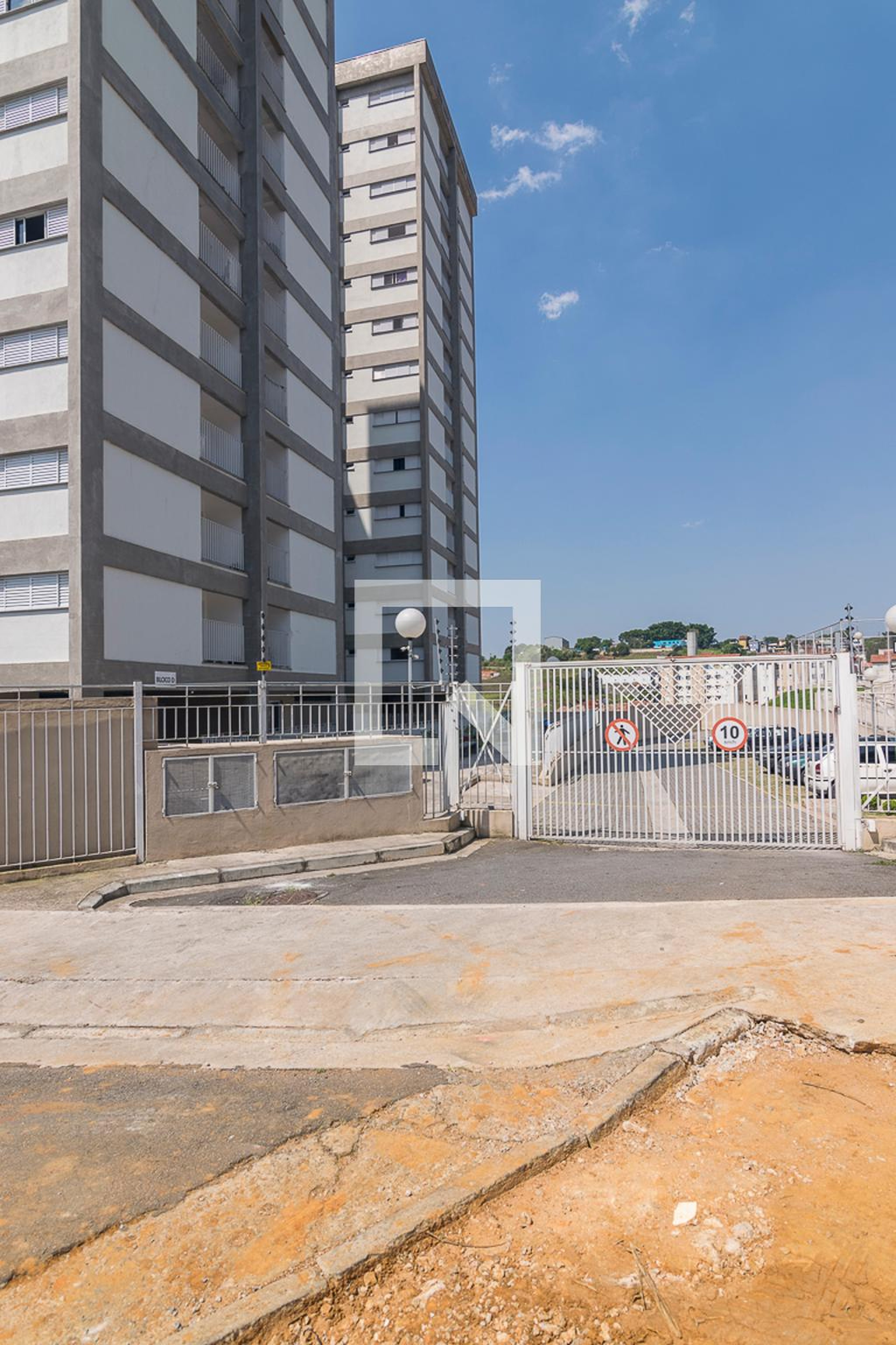 Fachada Condomínio em Rua Damasco, 200
