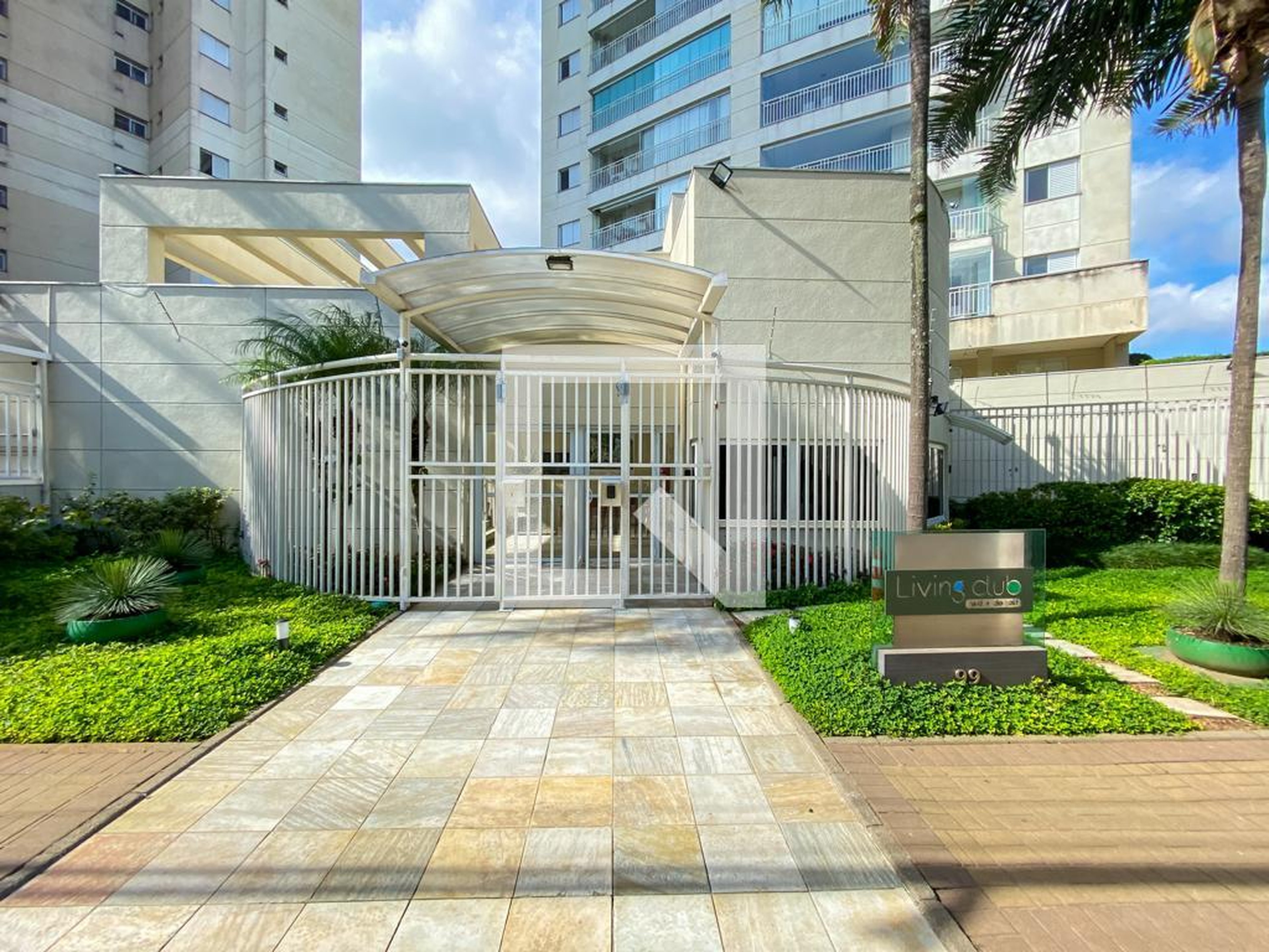 Fachada do Condomínio Condomínio Living Club