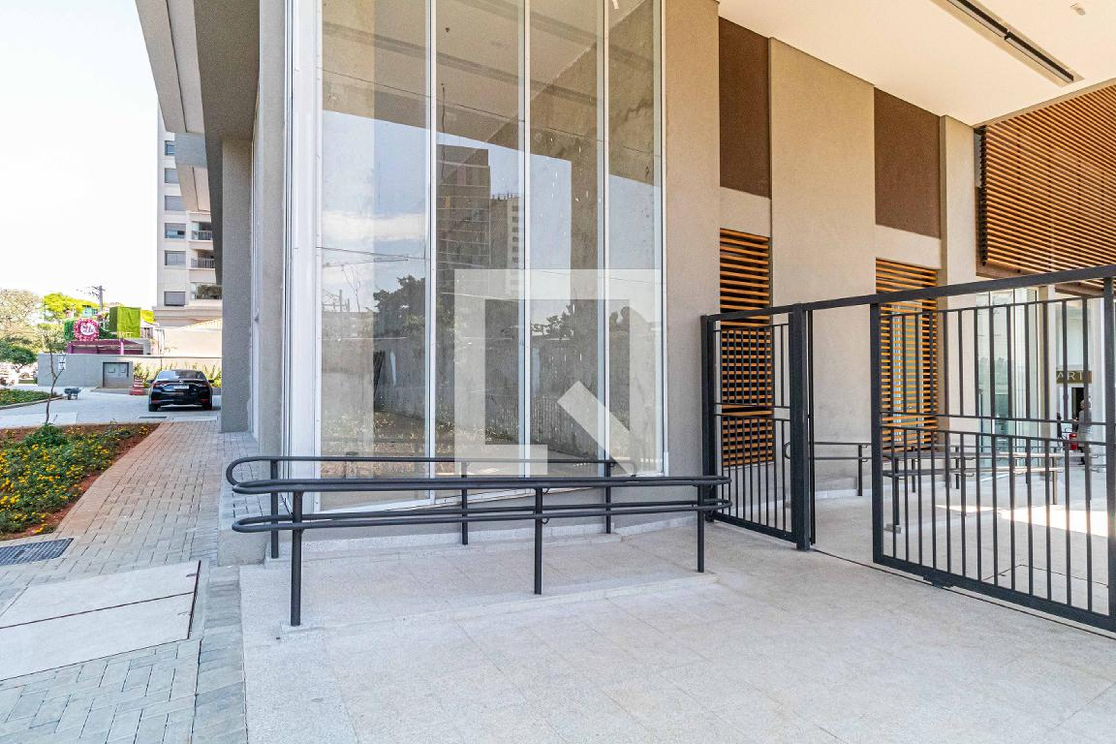 Fachada Condomínio em Rua Miragaia, 125