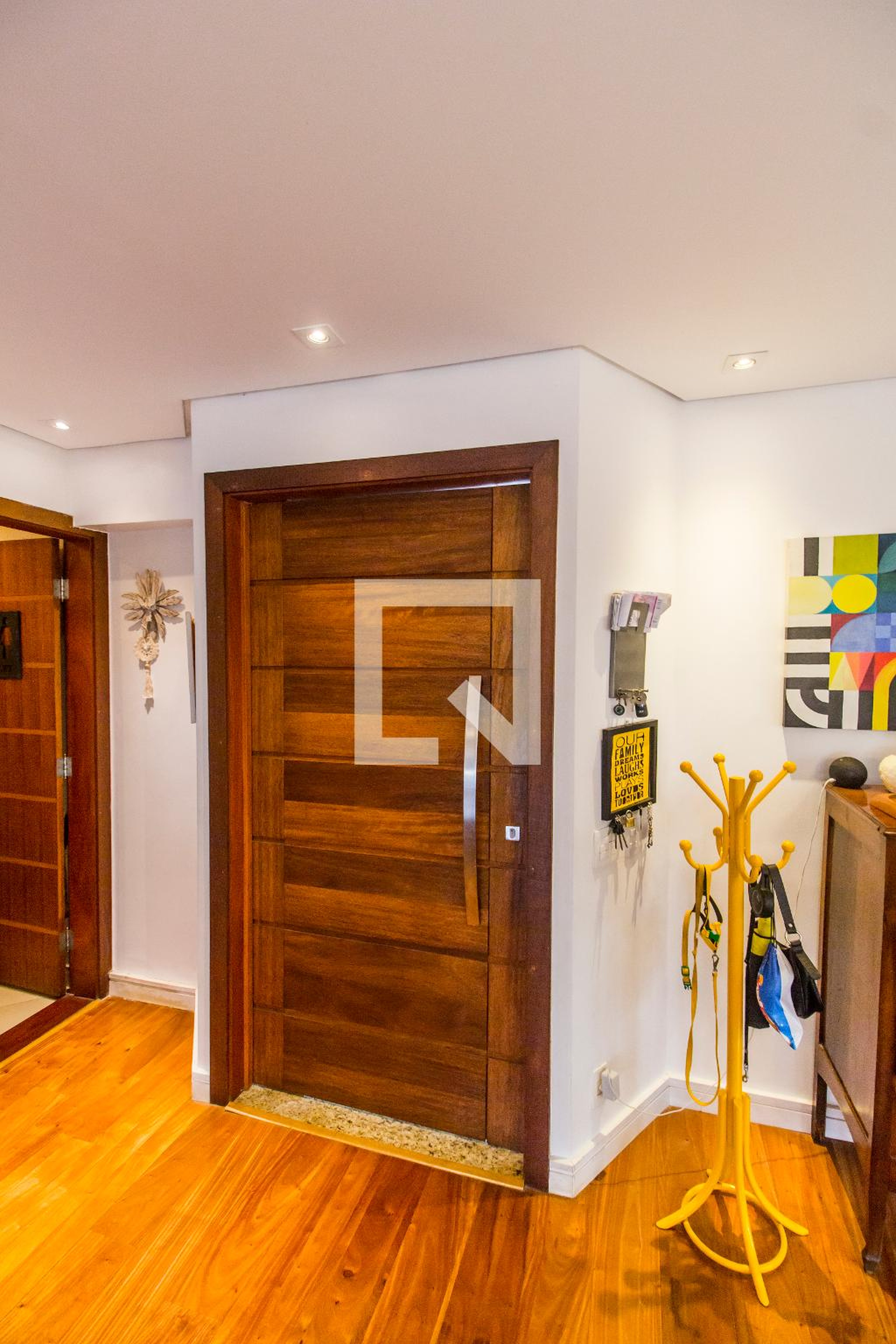 Entrada Condomínio em Alameda Espada, 98