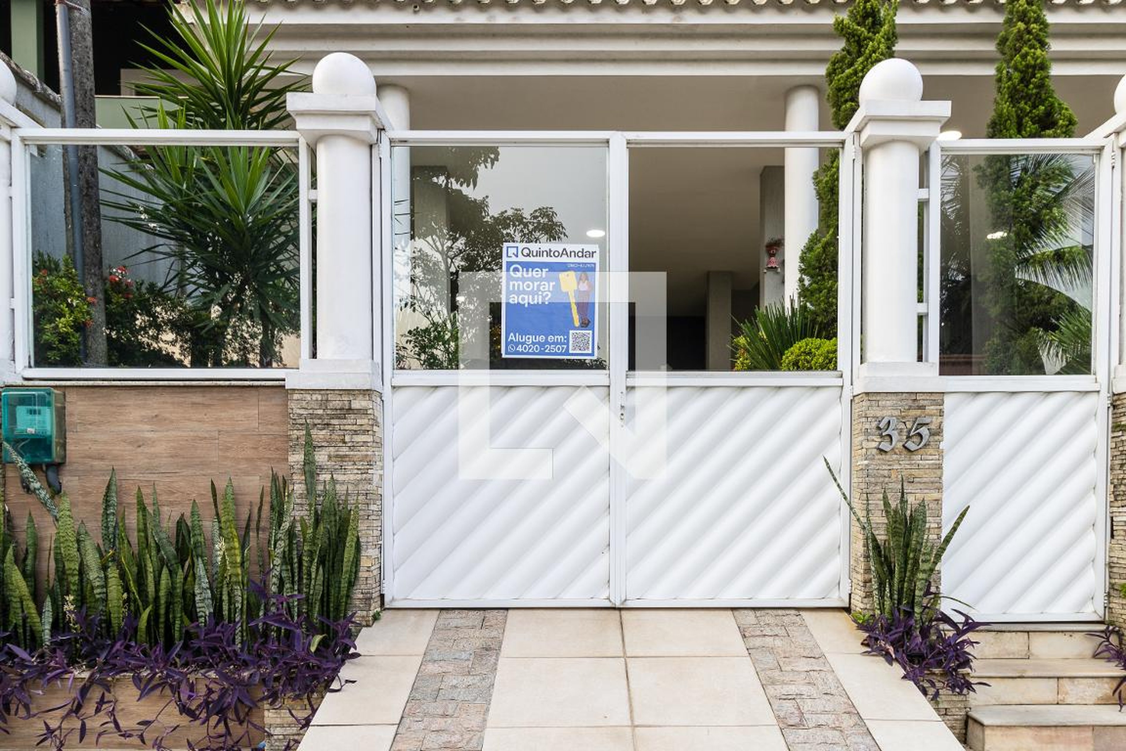 Fachada Condomínio em Rua Raimundo Muniz Cantanhede, 35