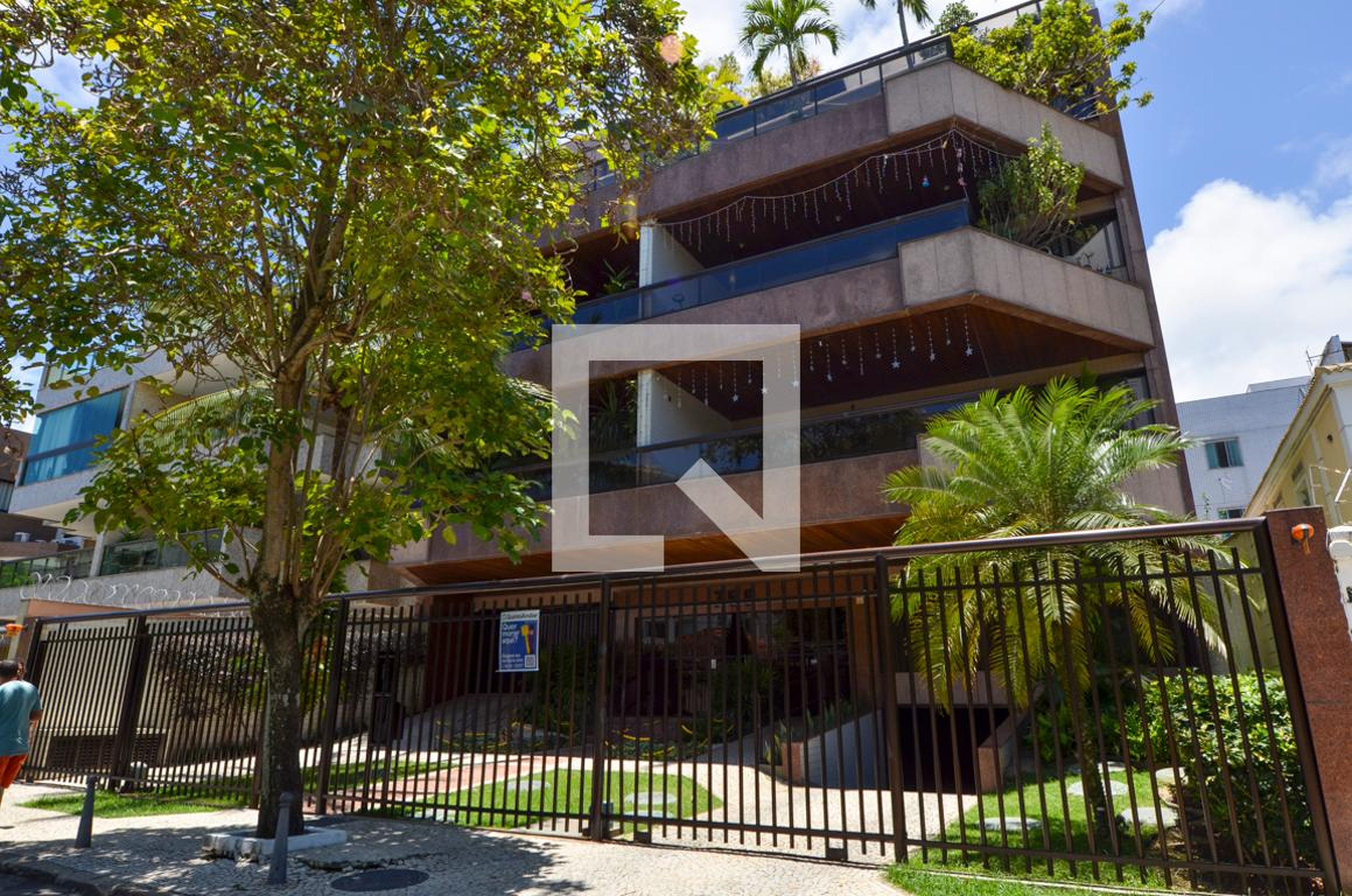 Fachada do Prédio Condomínio em Rua Jorge Emílio Fontenele, 758