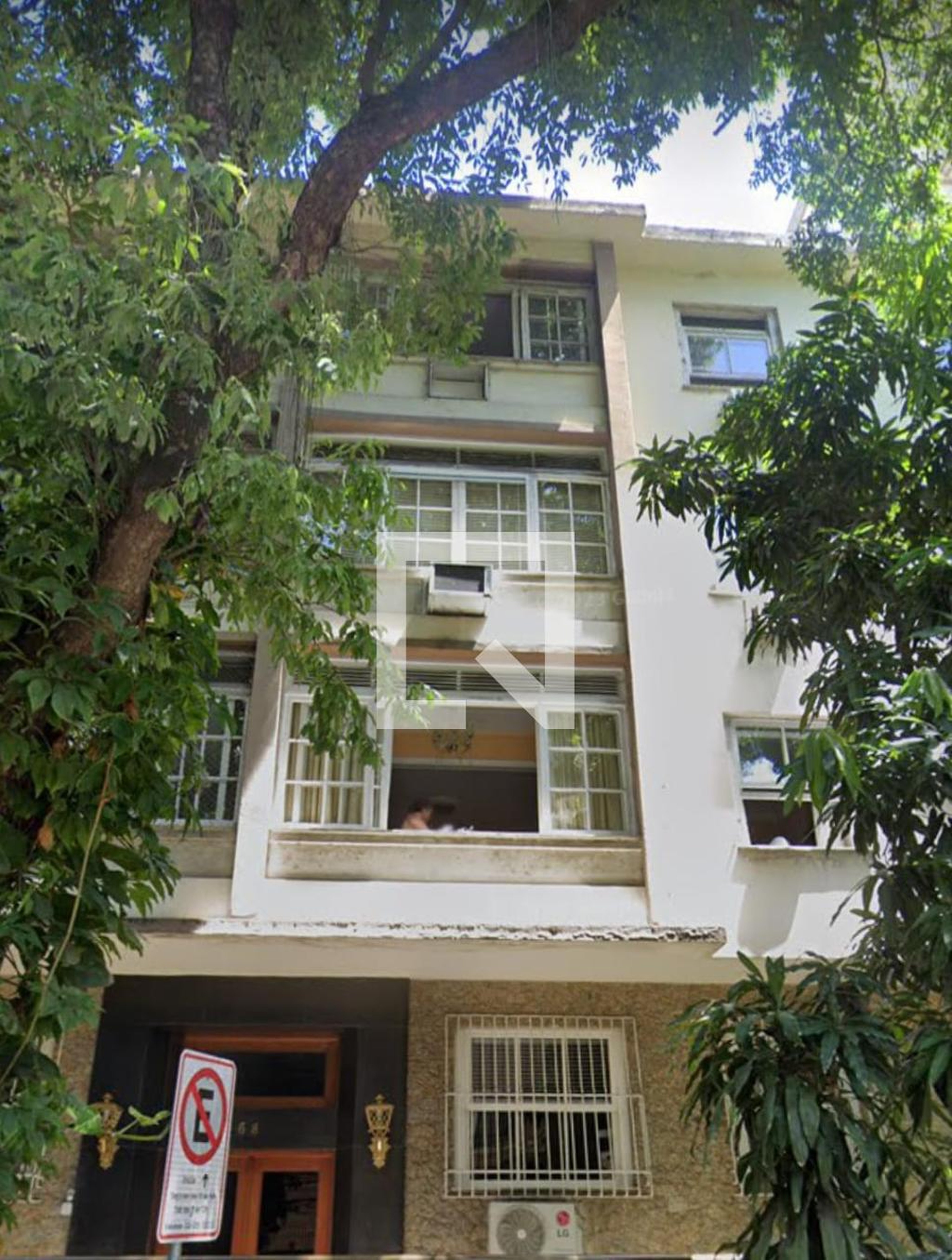 Fachada do Prédio Condomínio em Rua Dezenove de Fevereiro, 68