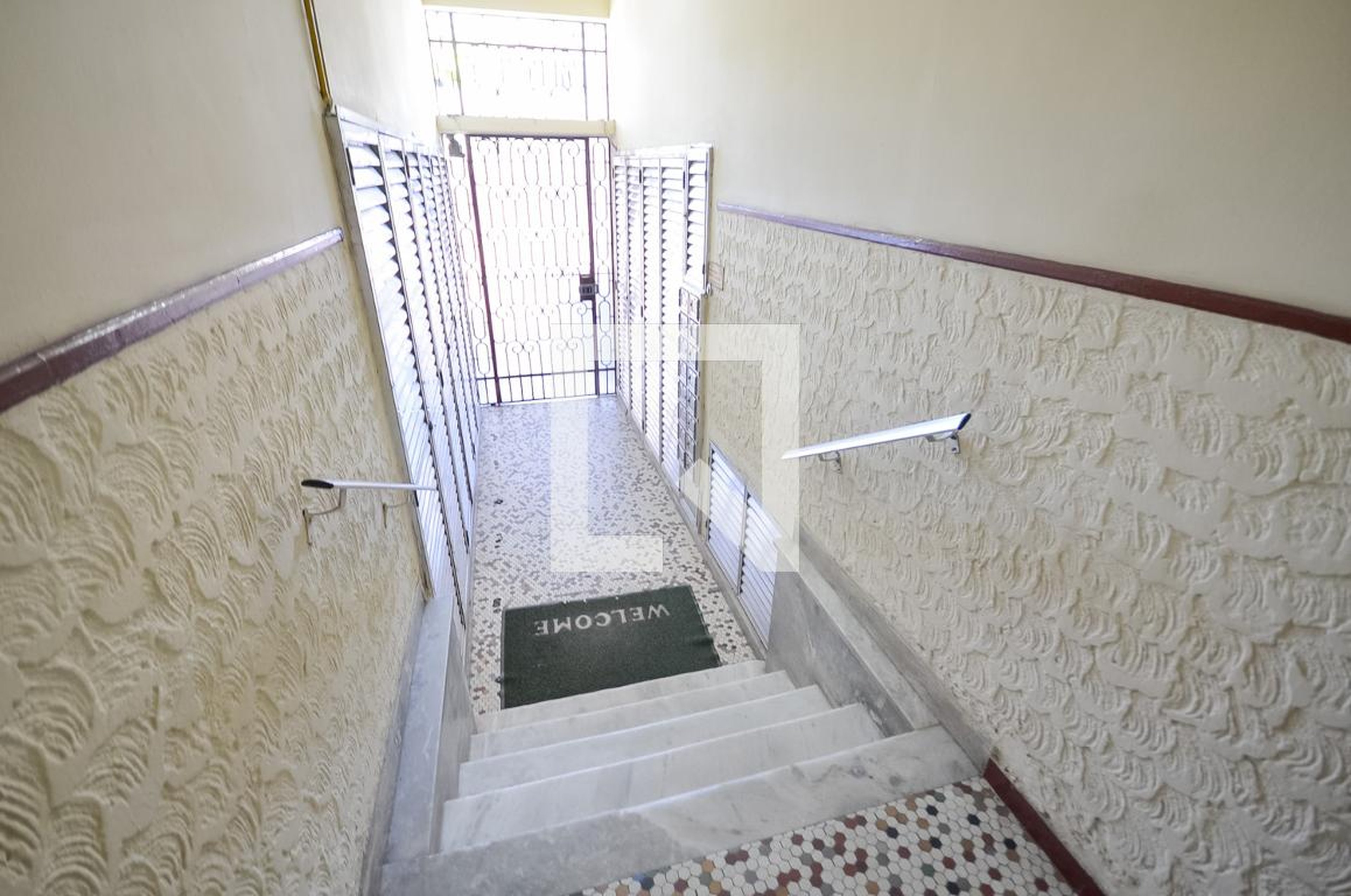 Hall - null