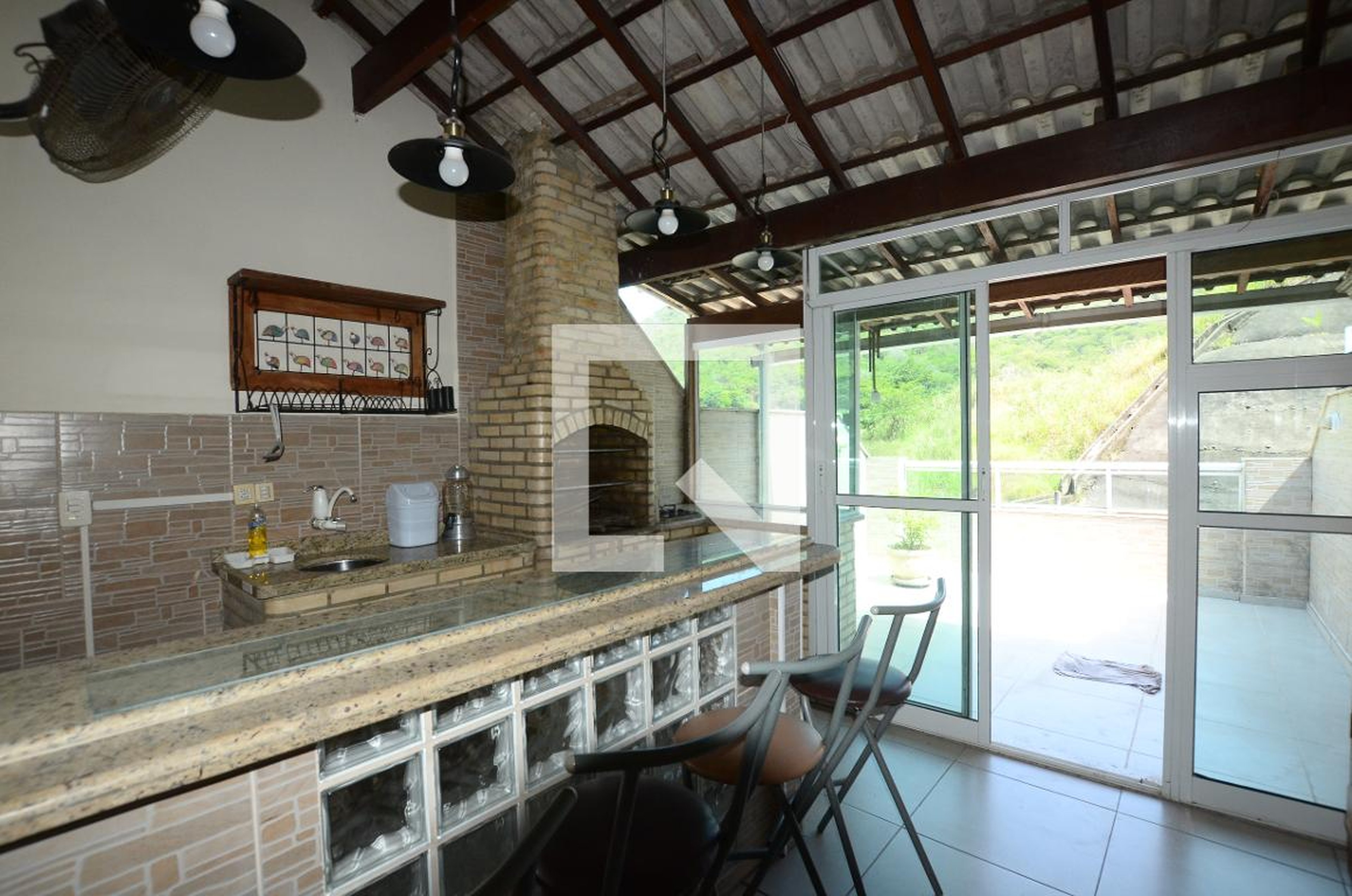 Churrasqueira Condomínio em Rua Fernandes Sampaio, 364