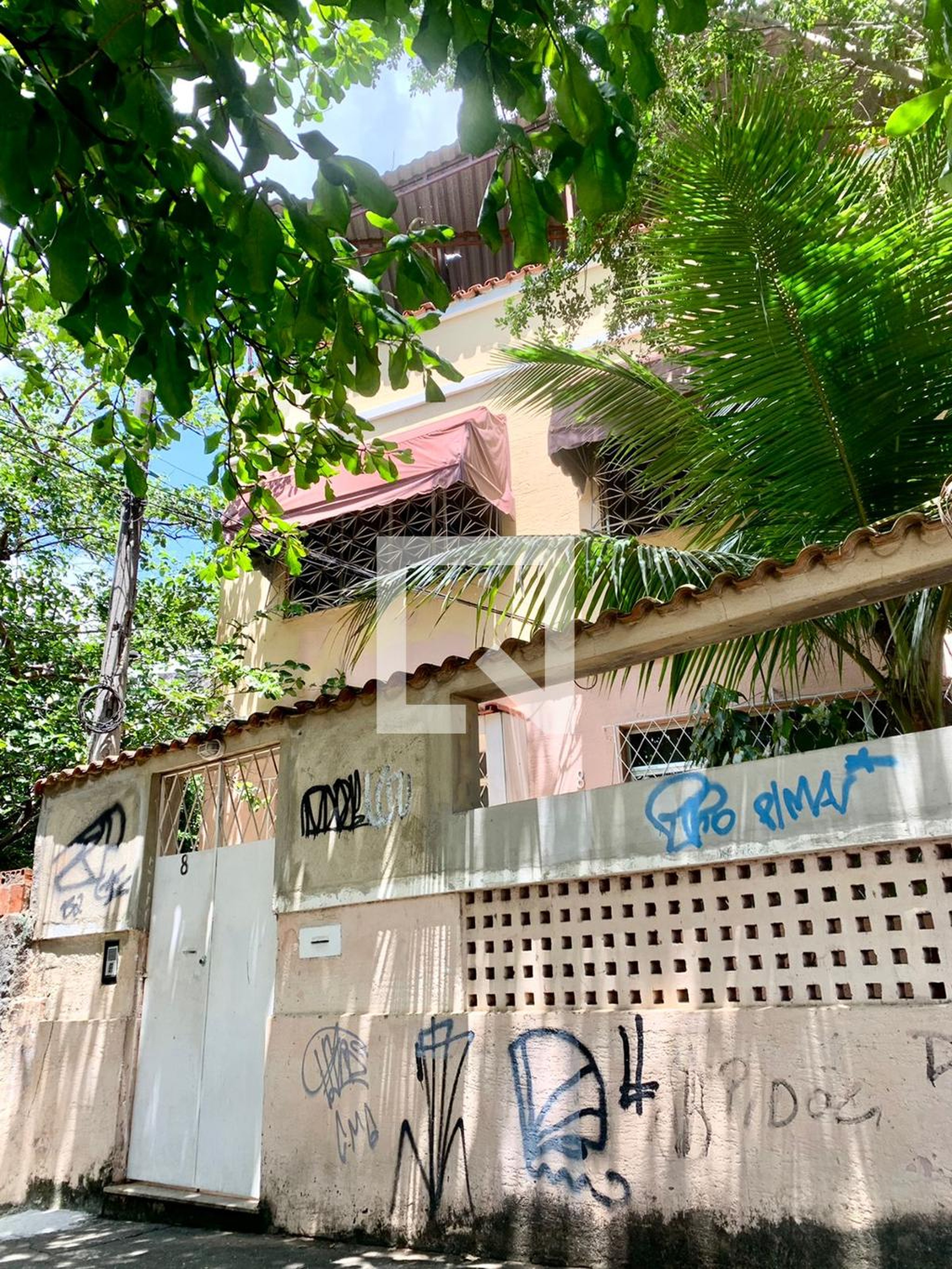 Fachada do Prédio Condomínio em Rua Ernesto Pujol, 8