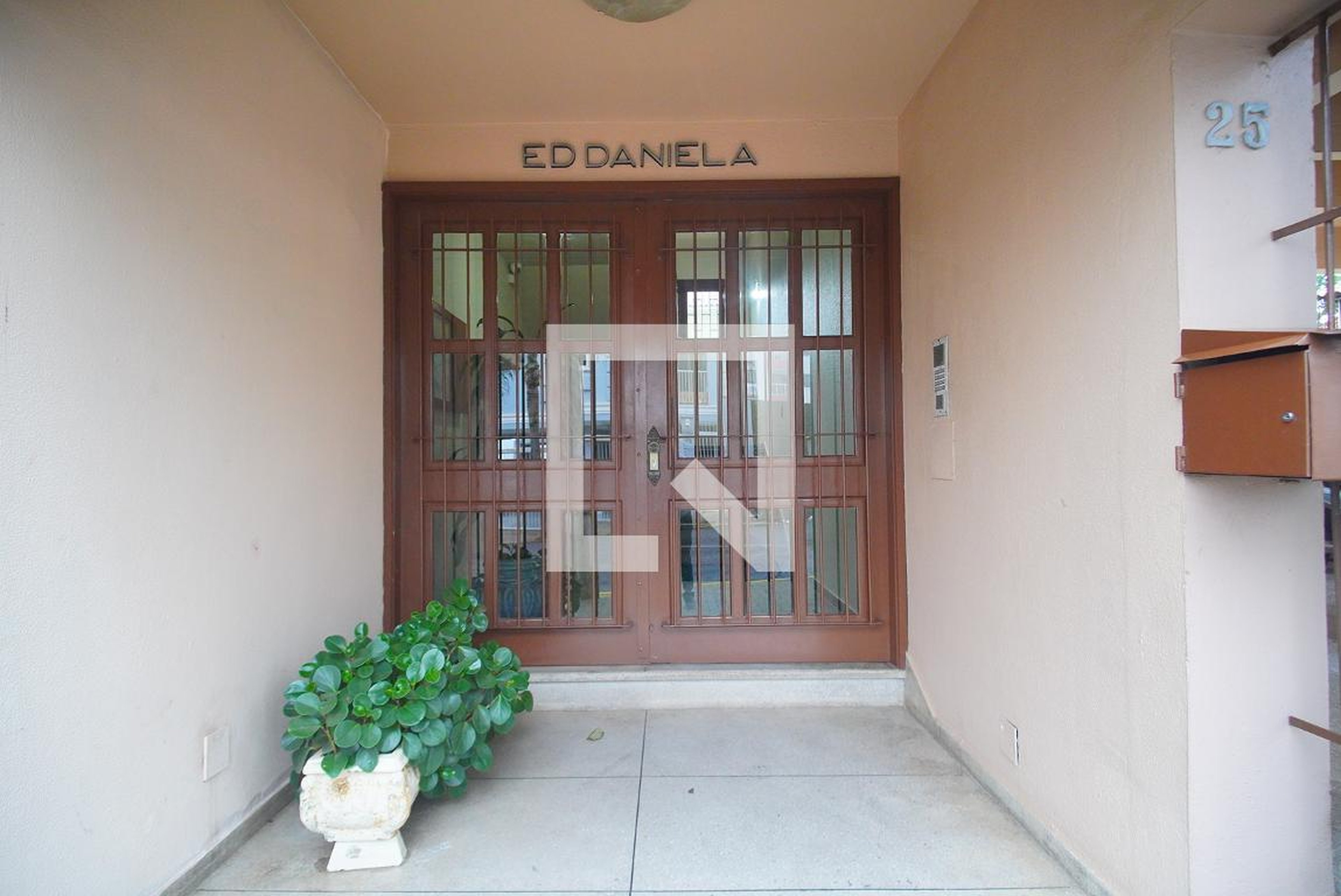 Entrada - Edifício Daniela