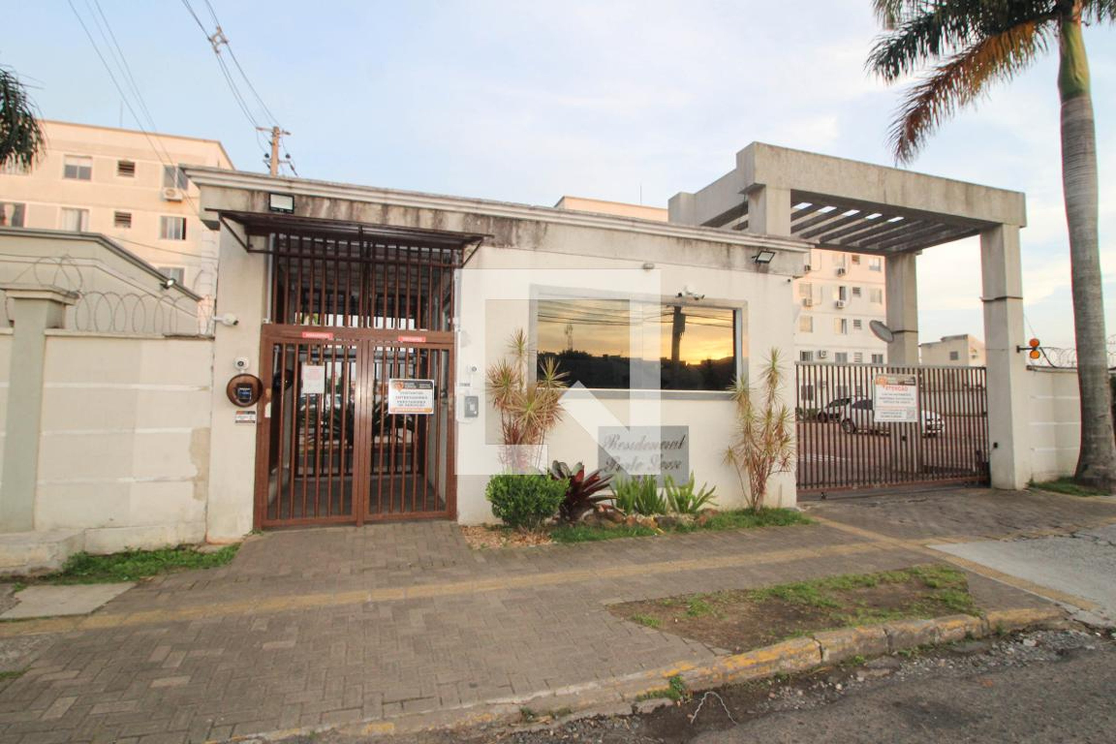 Fachada Condomínio em Rua Camboatás, 100