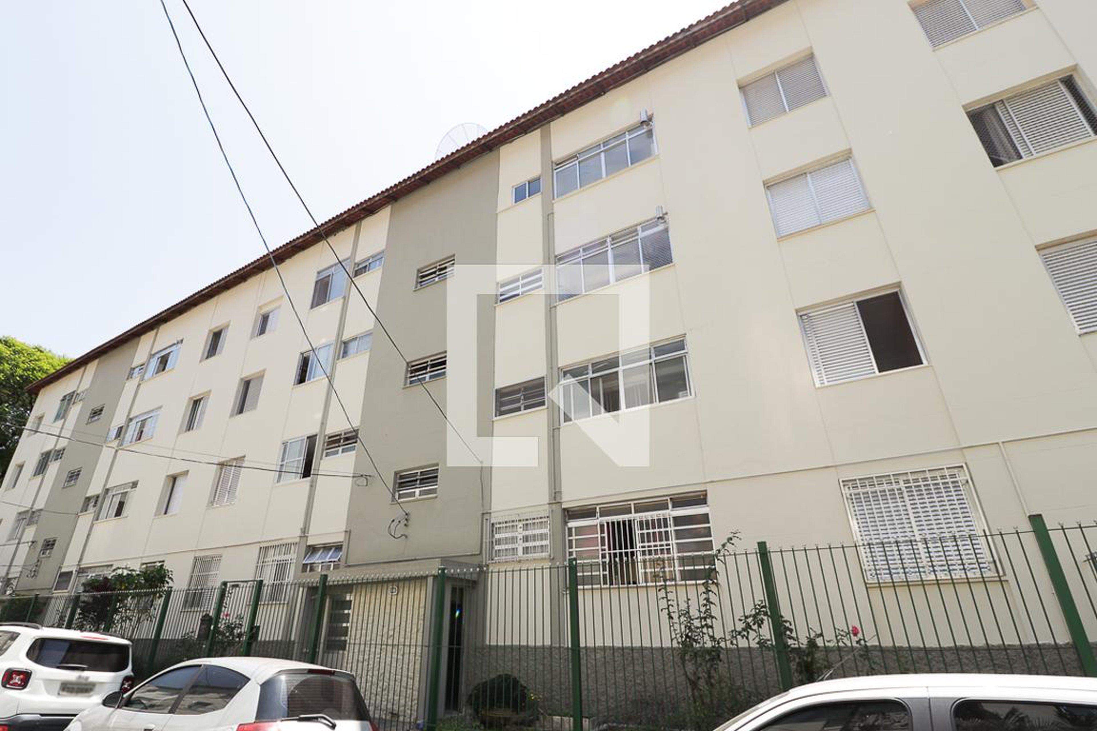 Fachada Condomínio em Rua Garcia Rodrigues, 108