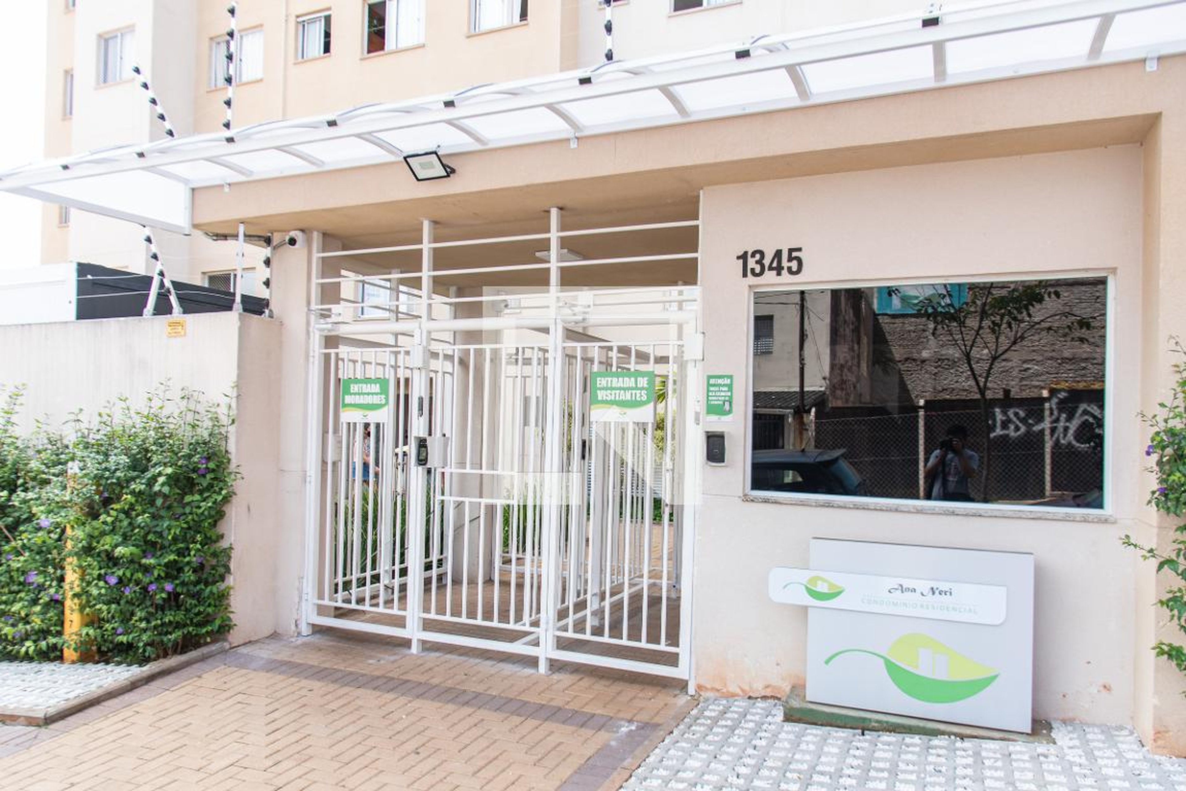 Fachada Condomínio em Rua Dona Ana Neri, 1335