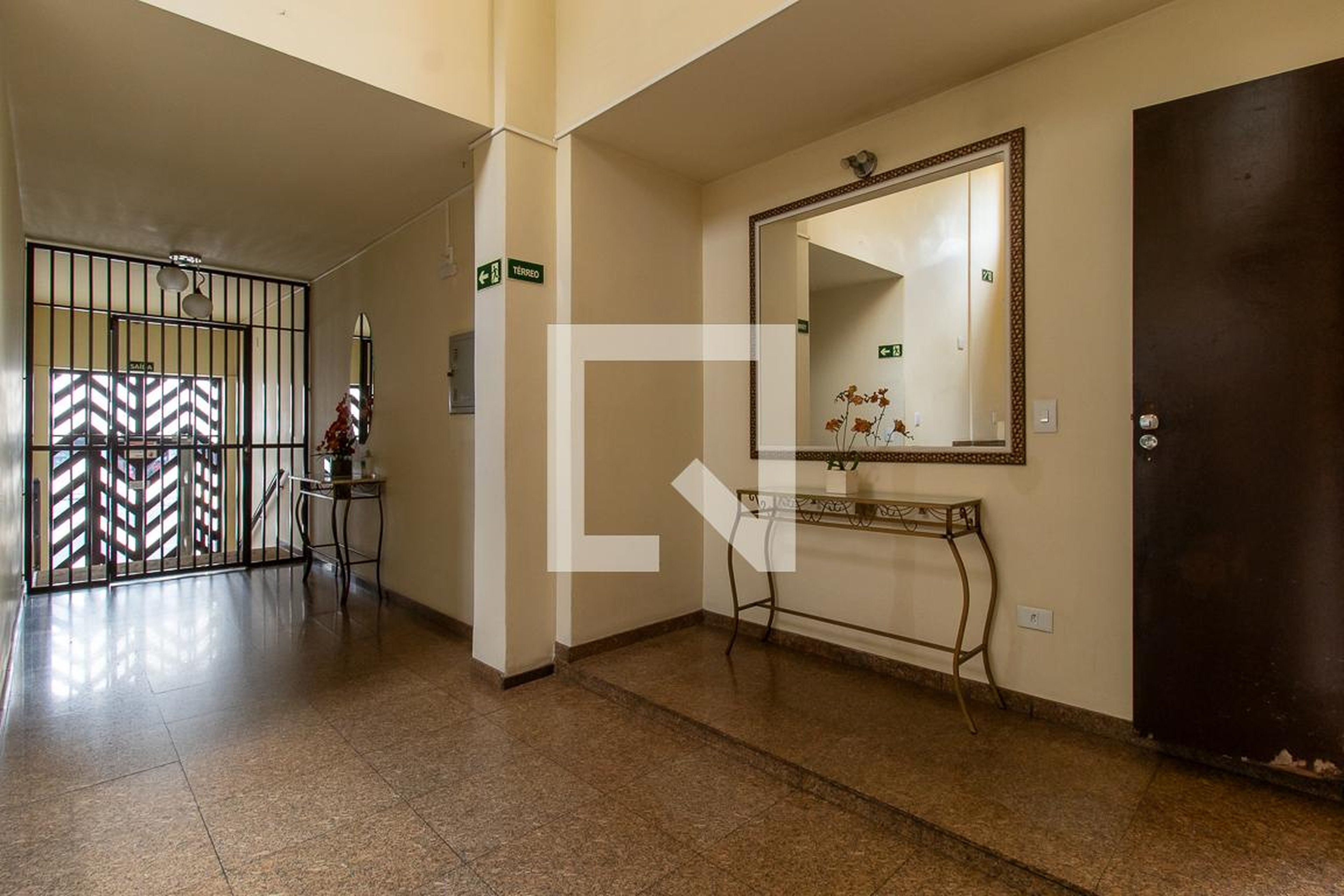 Hall de entrada - Edifício Irineu Antunis