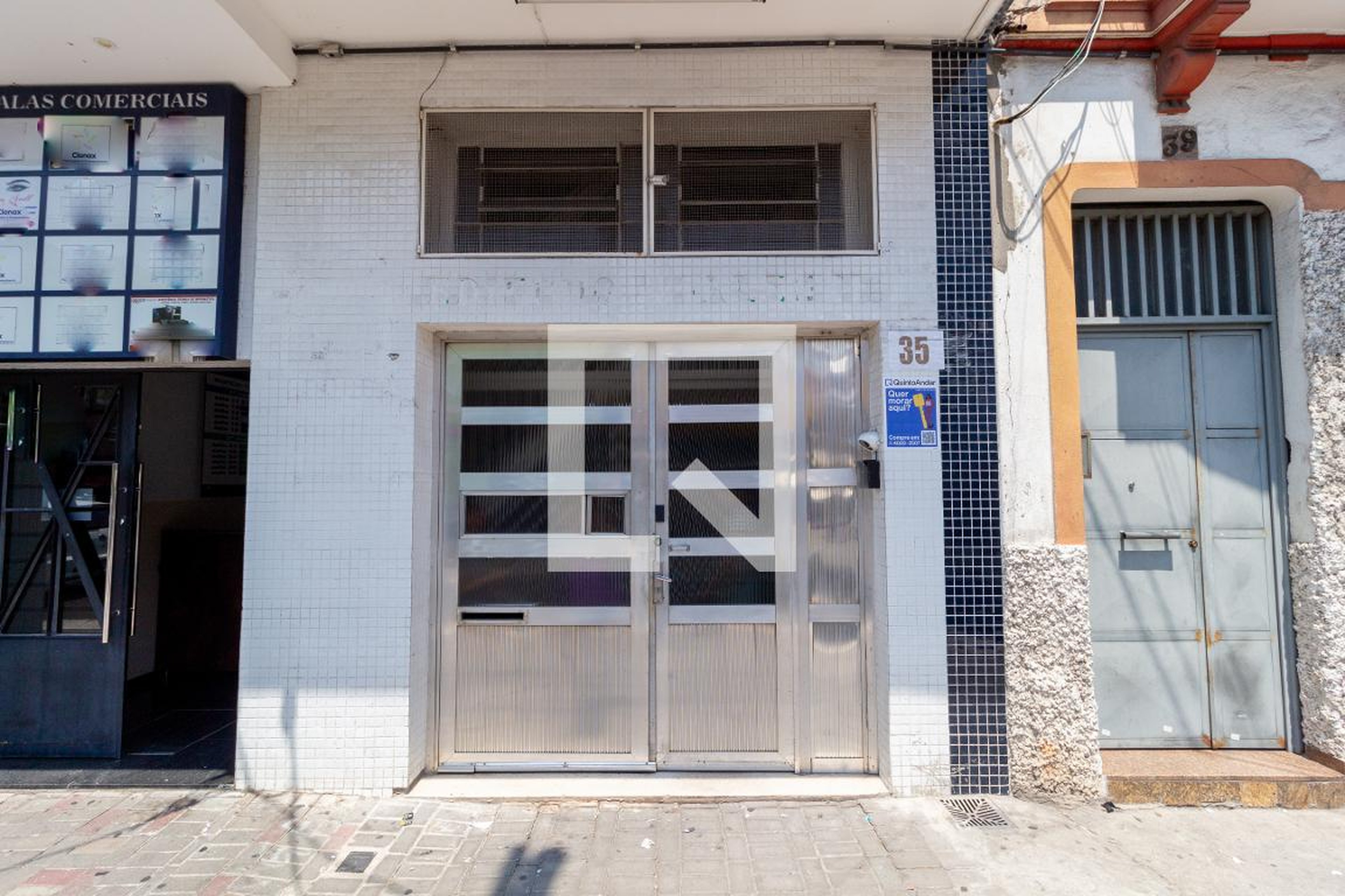 Fachada Condomínio em Rua Rubino de Oliveira, 35