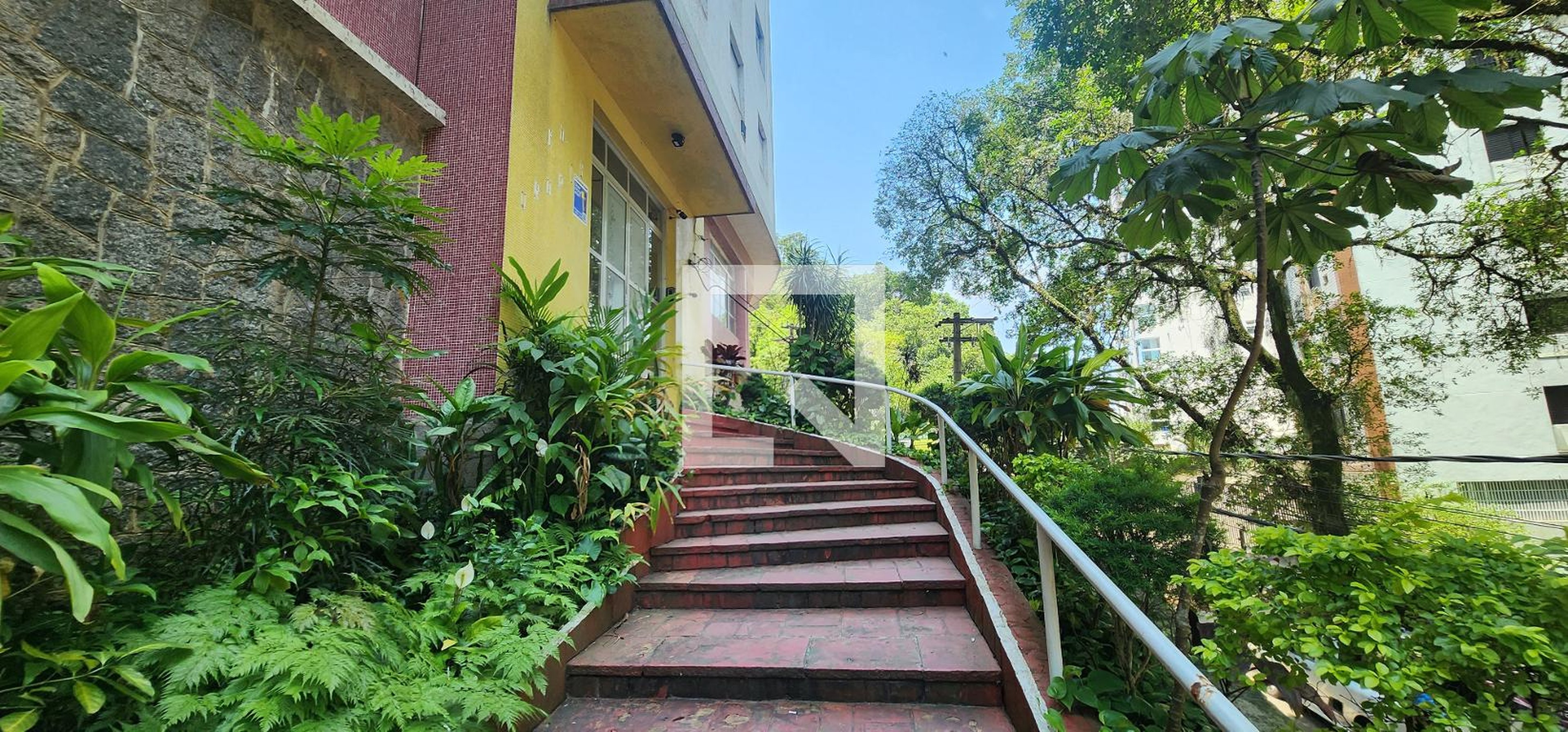 Fachada do Prédio Condomínio Urupes II