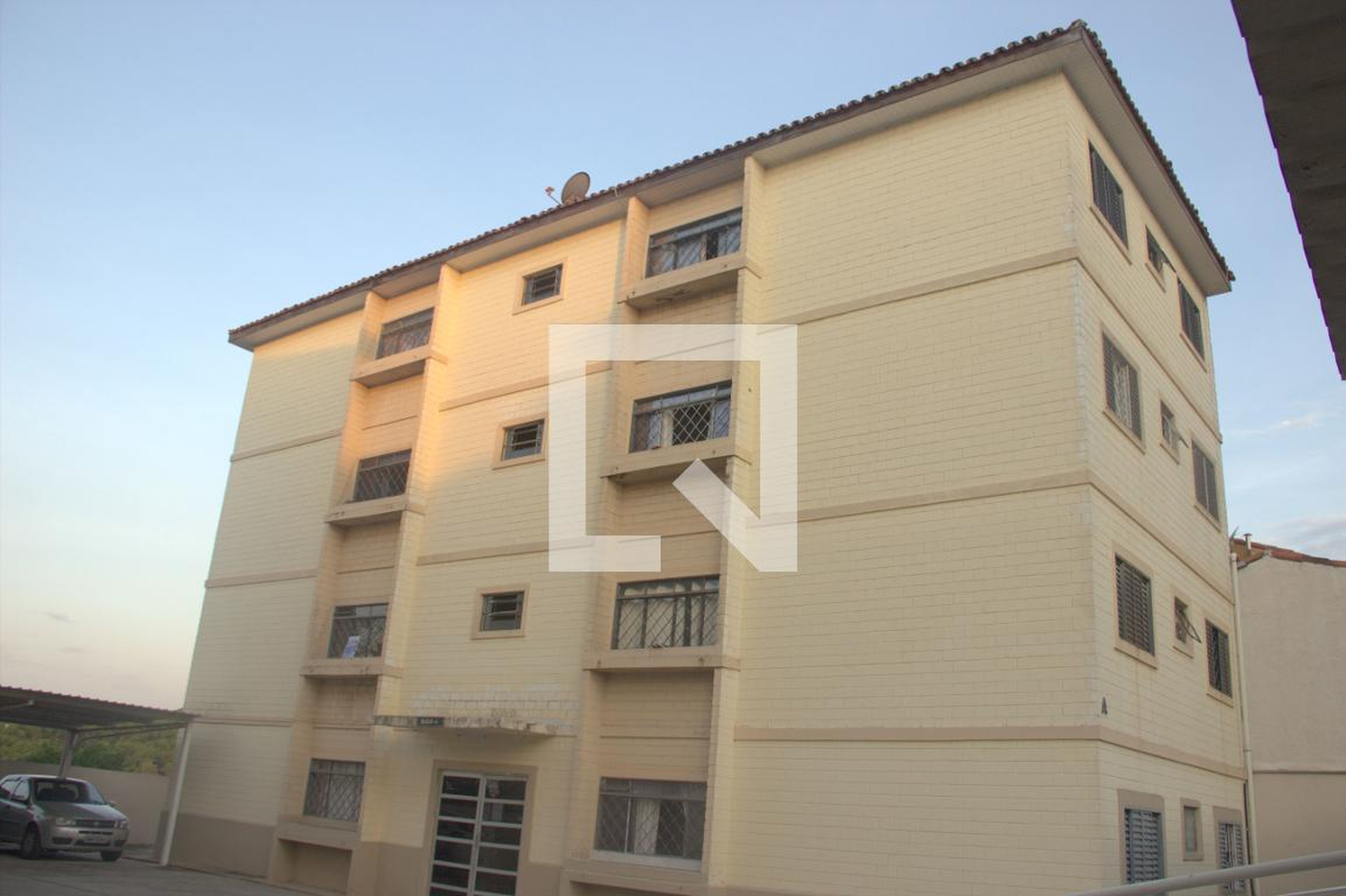 Fachada Condomínio em Rua Comandante Salgado, 335