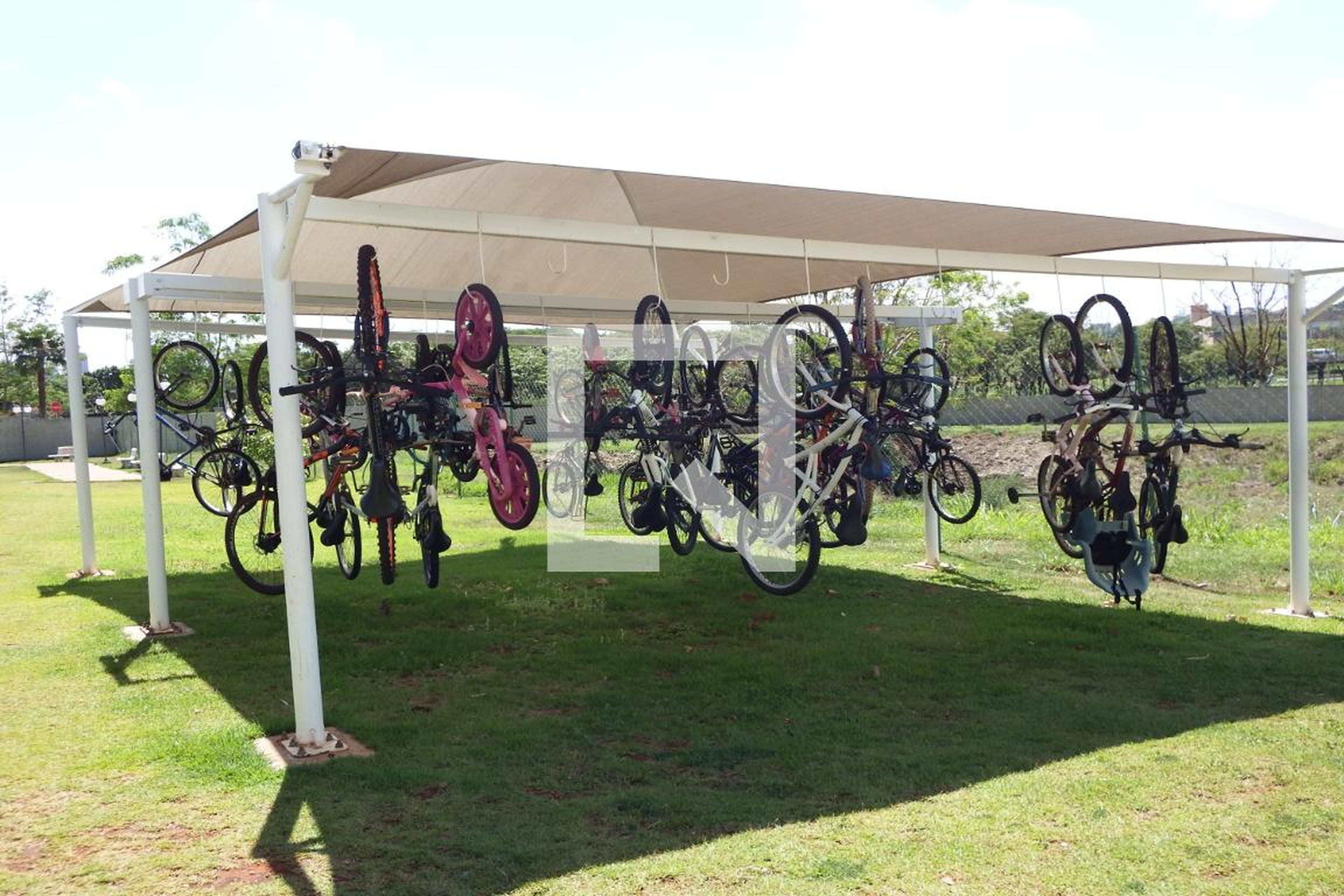 Bicicletario - Parque Reino da Inglaterra