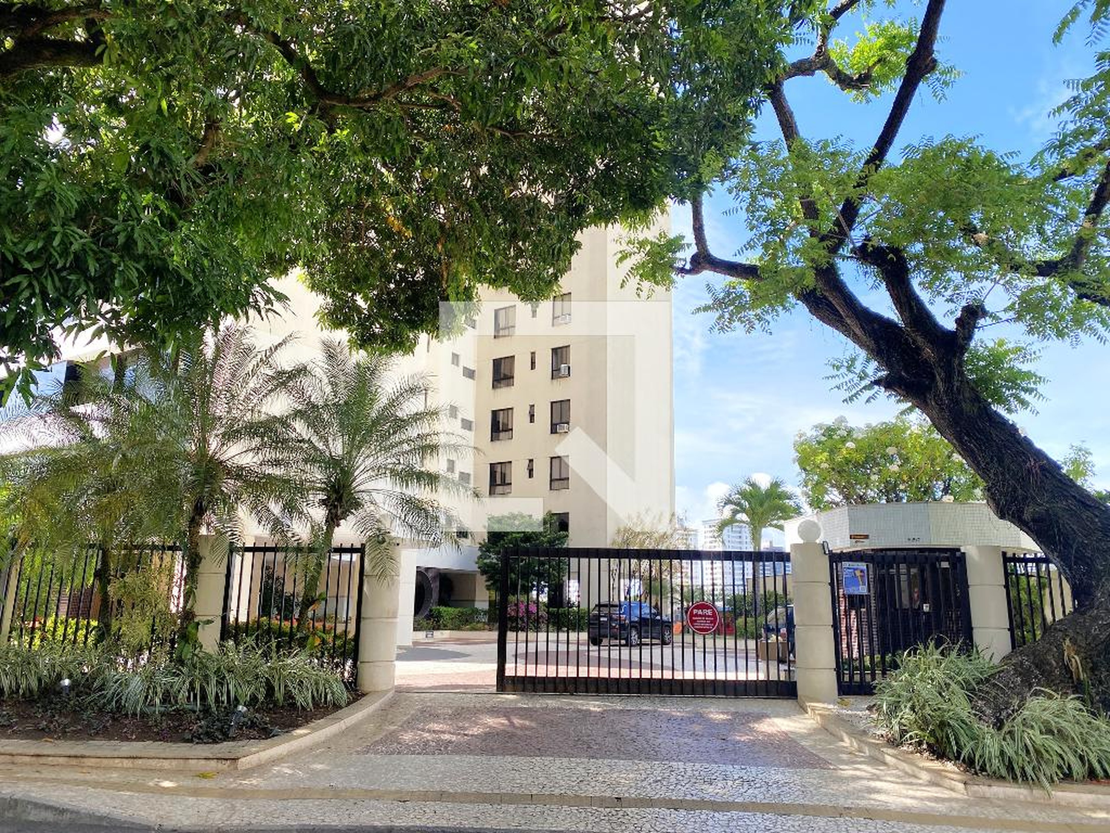 Fachada Condomínio Mansão Horto Boulevard