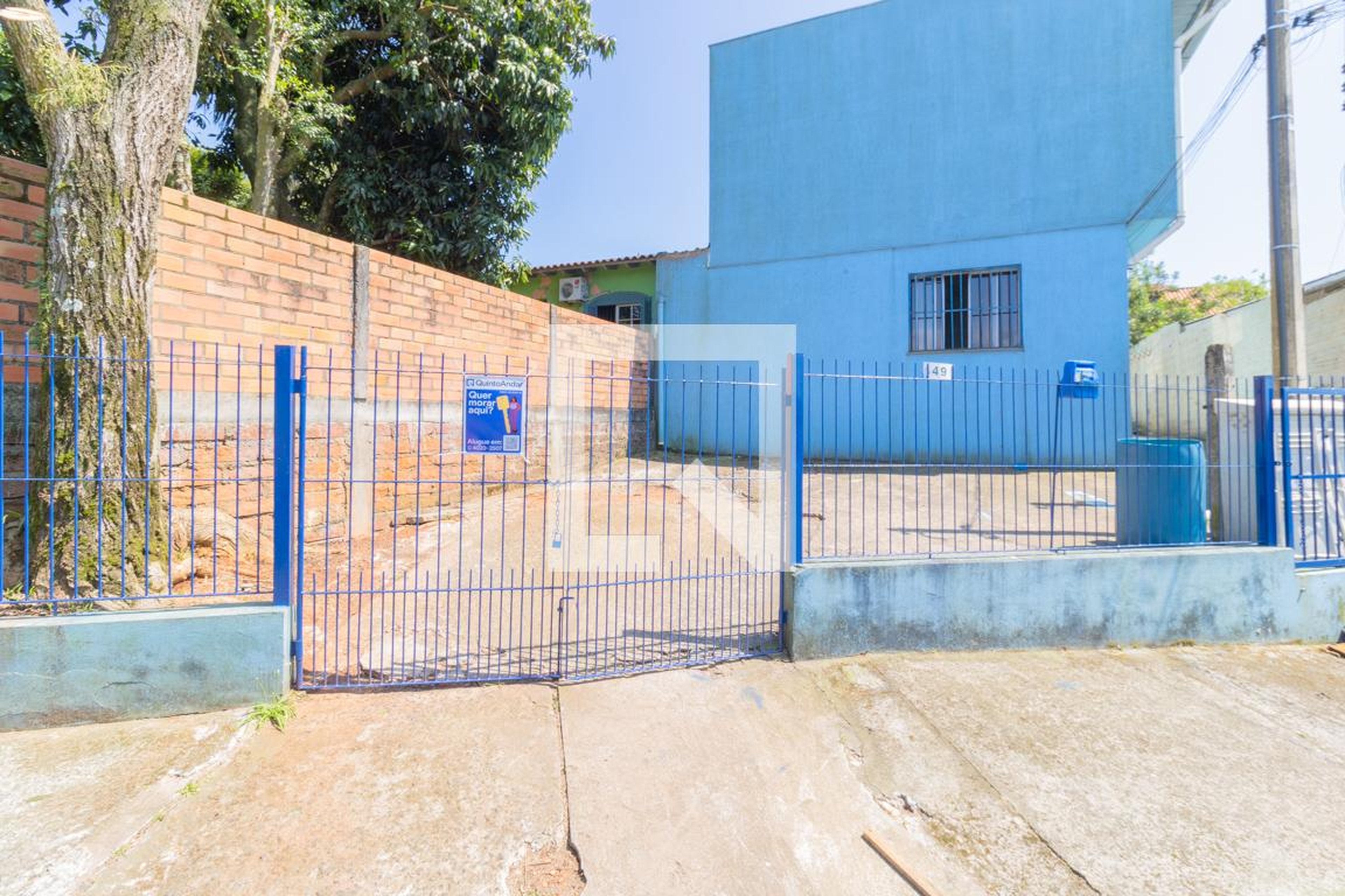 Fachada do condomínio Condomínio em Rua José Nelson Ponciano dos Santos, 49