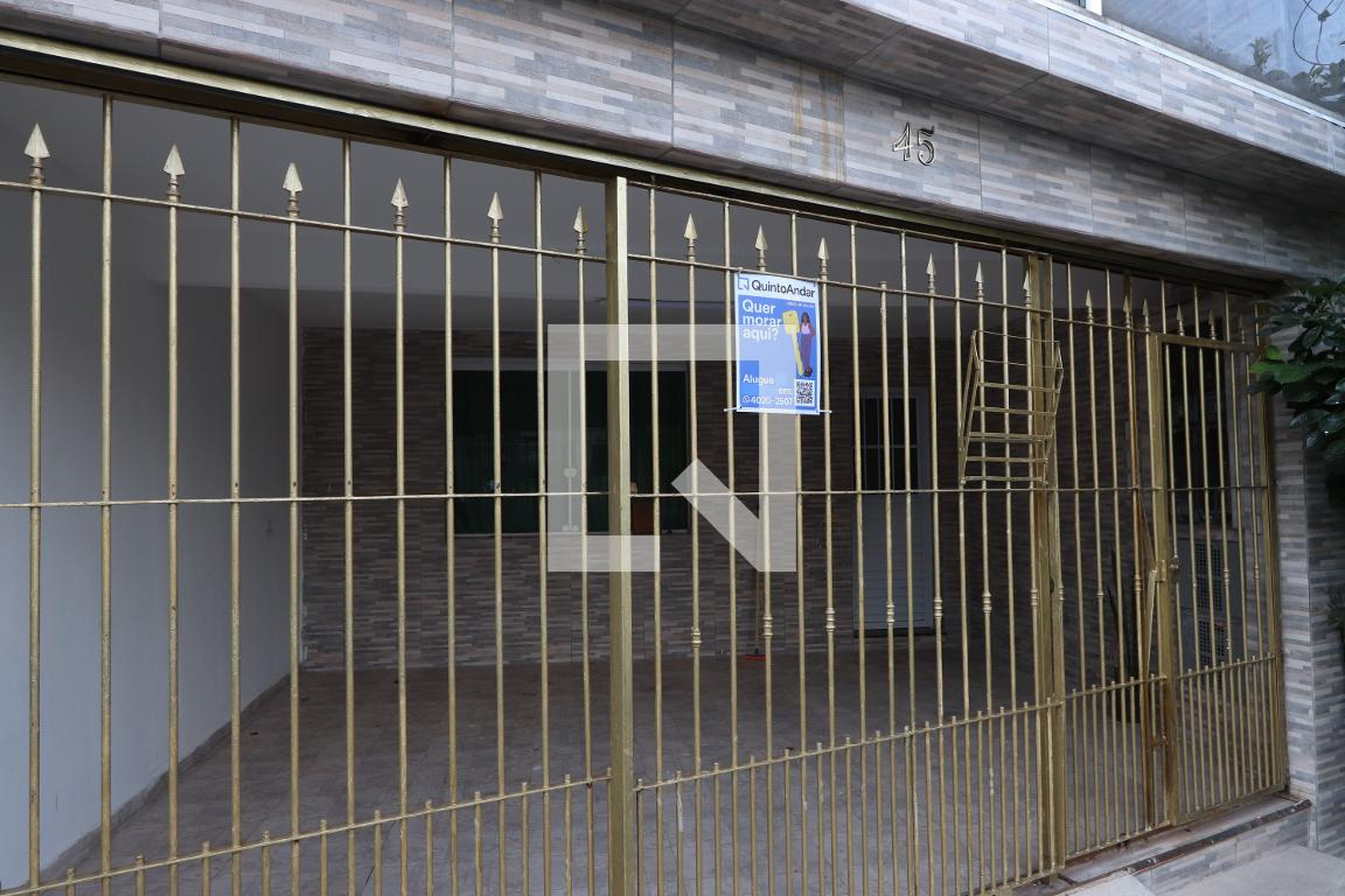 Fachada Condomínio em Rua Avateparana, 45