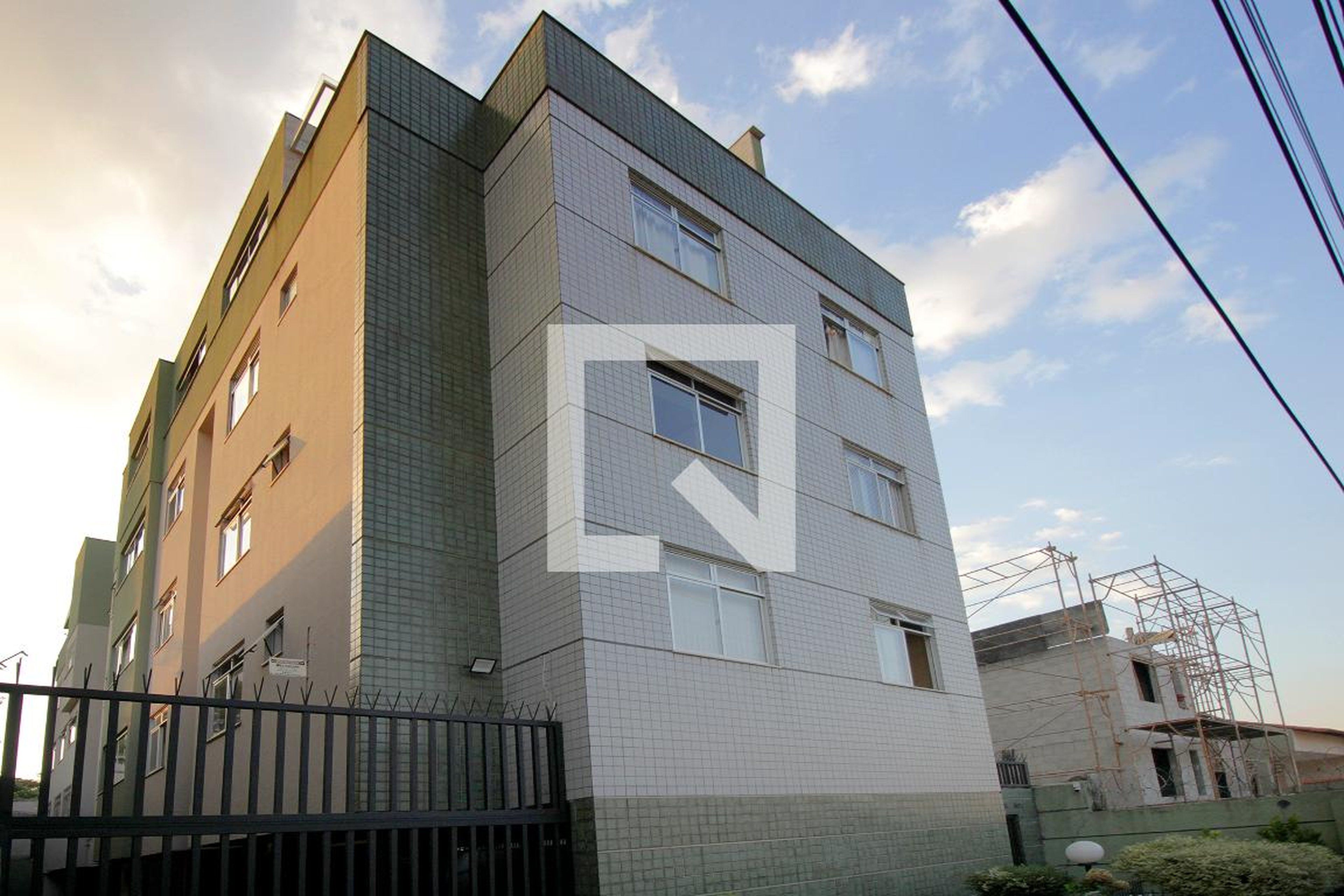 Fachada do prédio Condomínio em Rua Professor Galba Veloso, 304