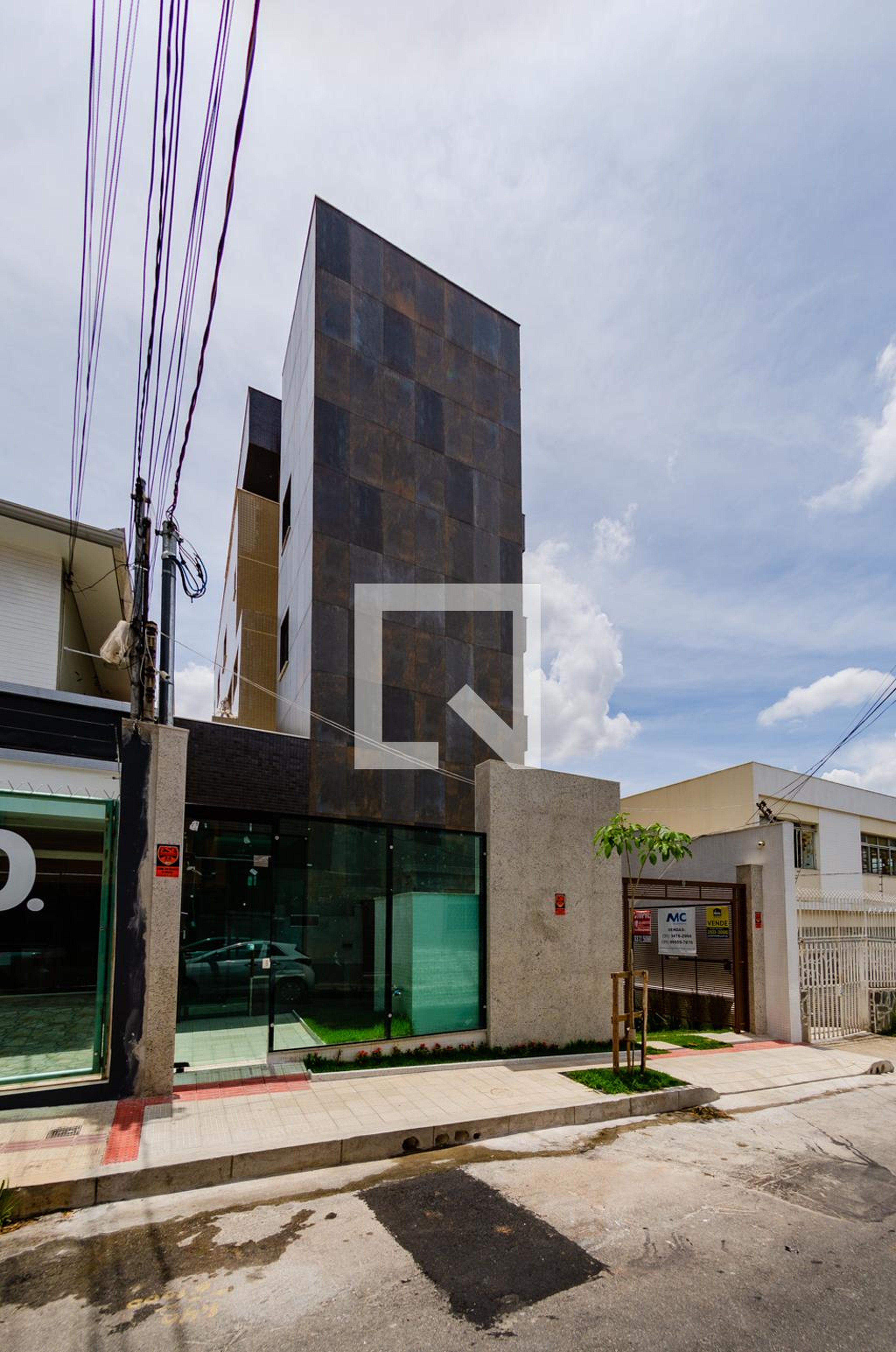 Fachada Condomínio em Rua Pedra Bonita, 404