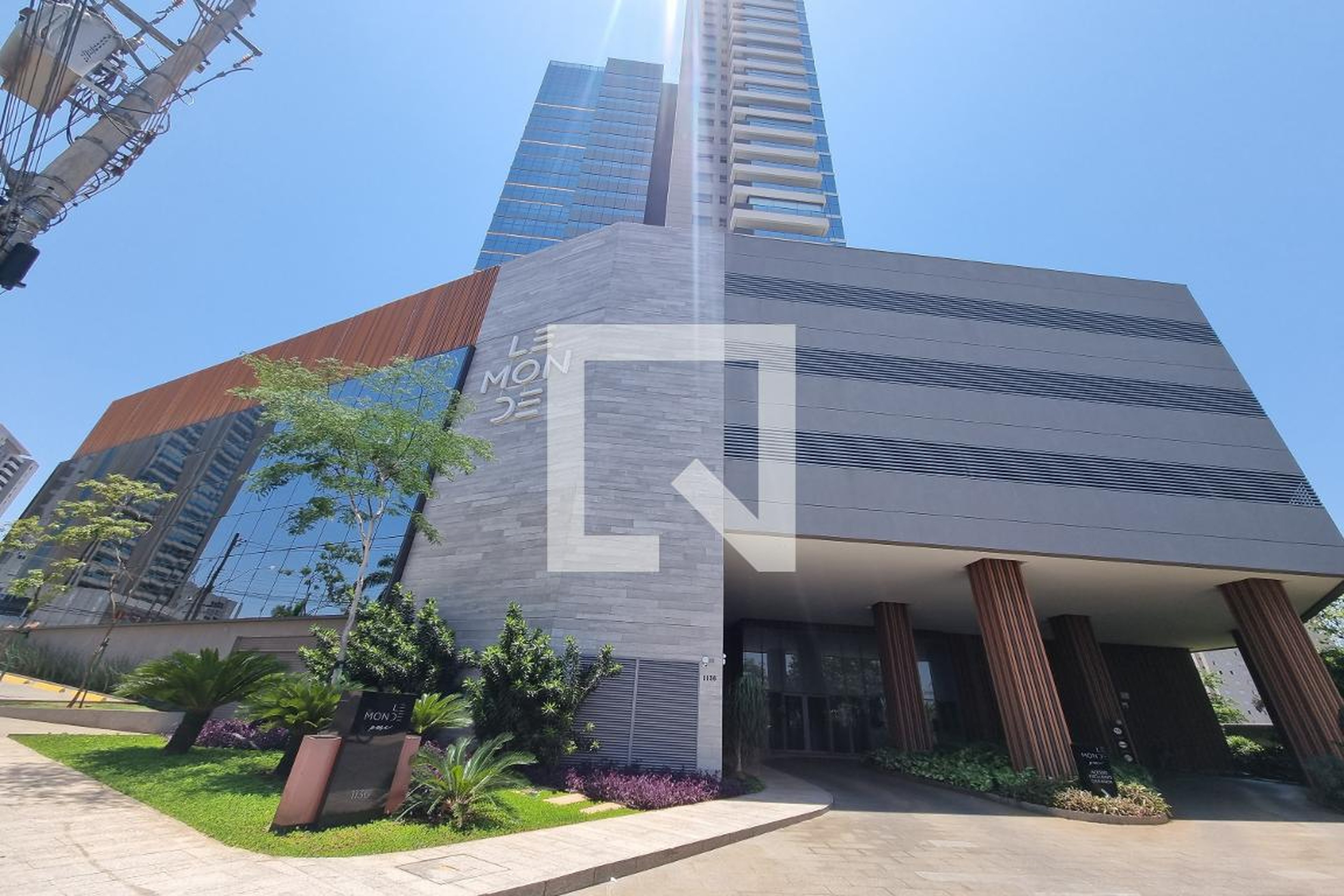 Fachada Condomínio em Avenida Wladimir Meirelles Ferreira, 1210