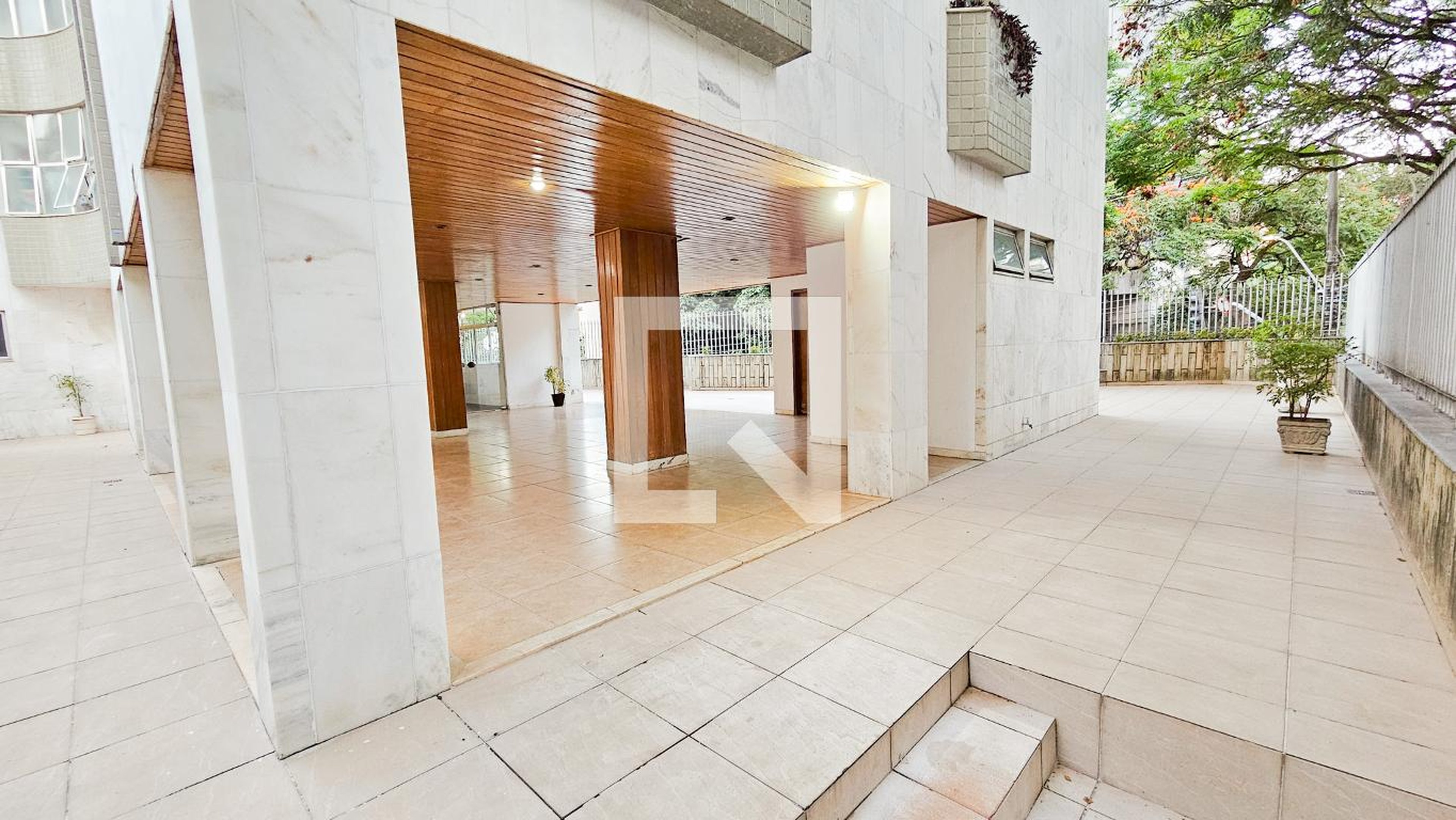 Hall de entrada Condomínio em Rua Passa Tempo, 156