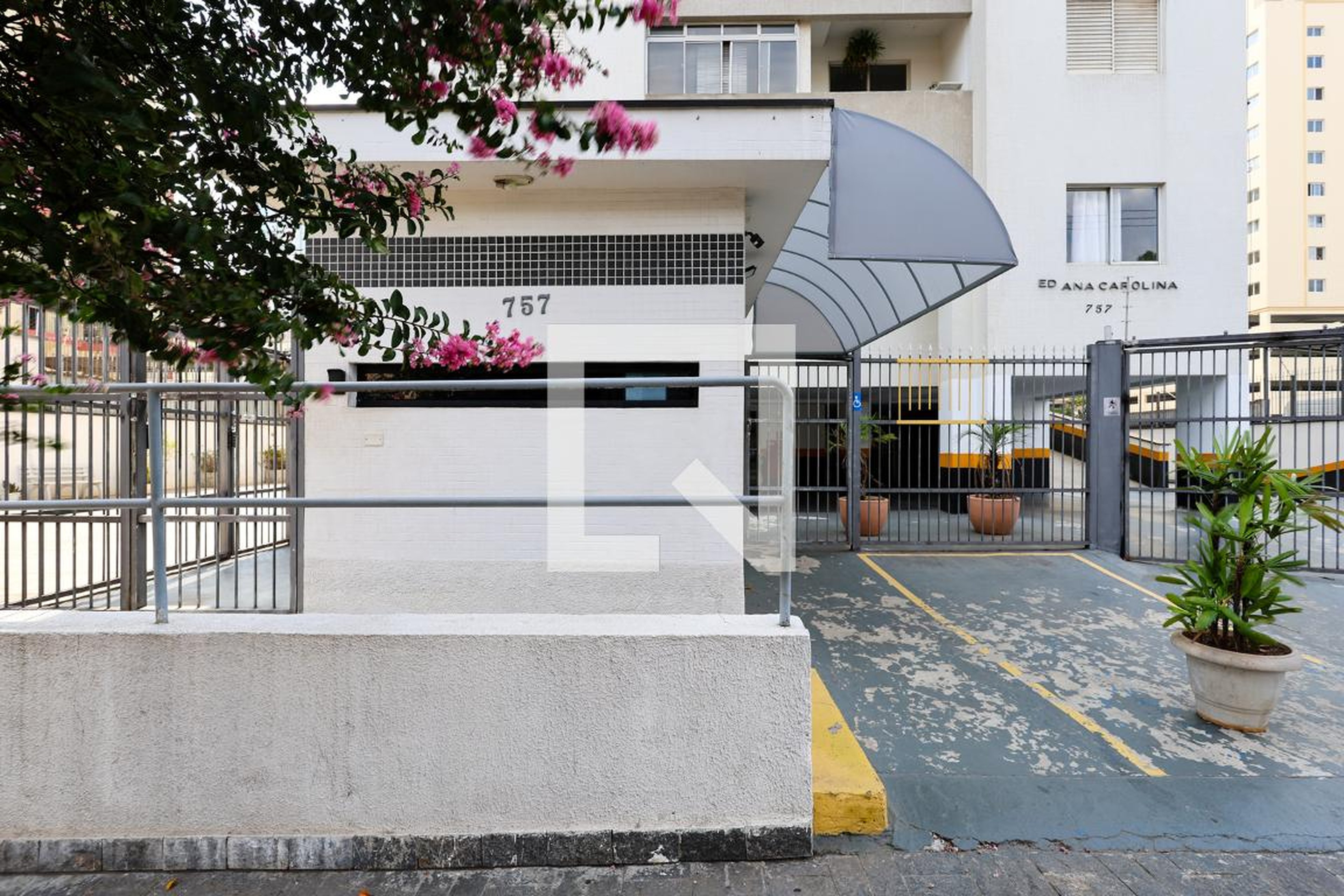 Fachada do condomínio Condomínio Ana Carolina