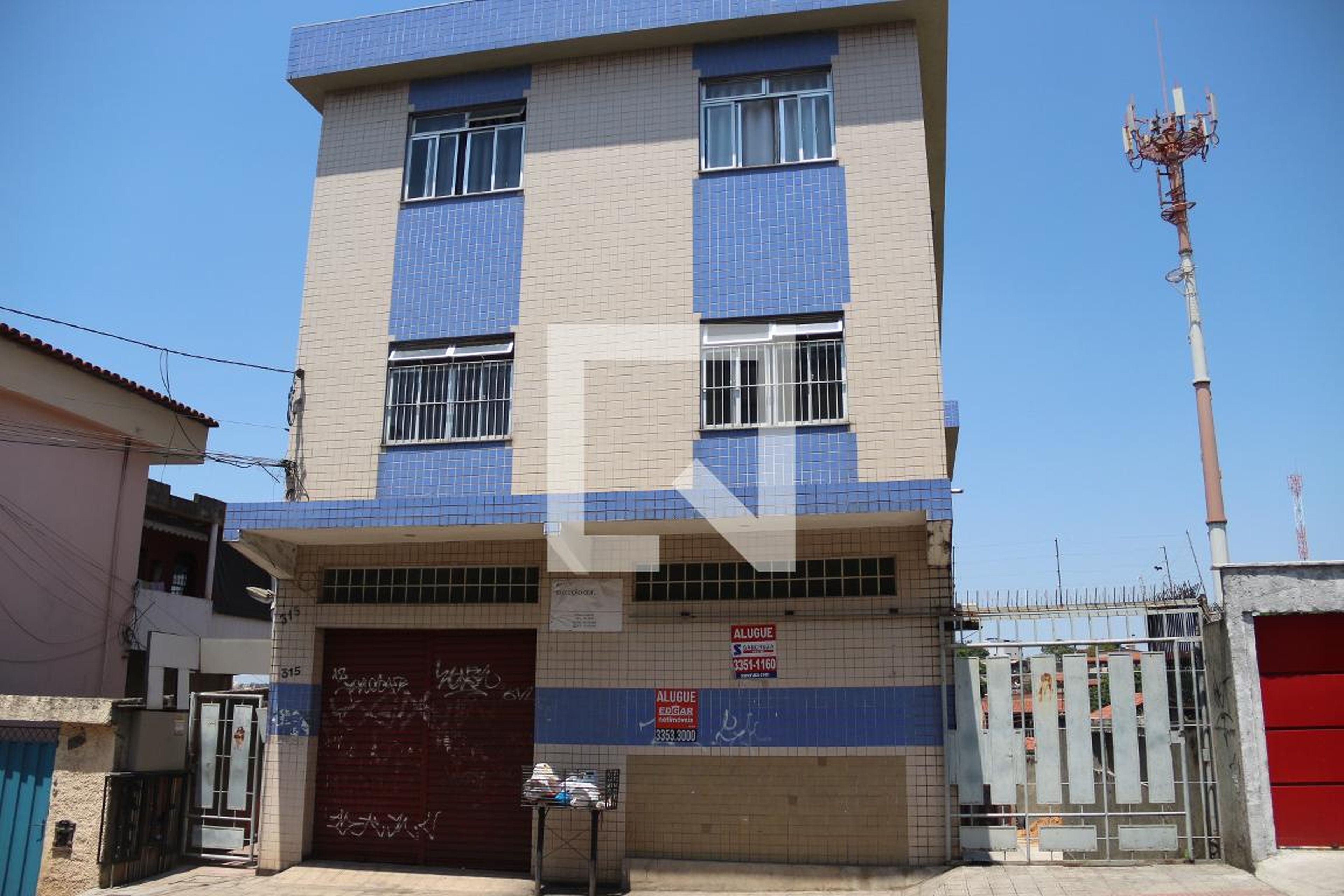 Fachada Condomínio em Rua Sinval Alves da Cunha, 315