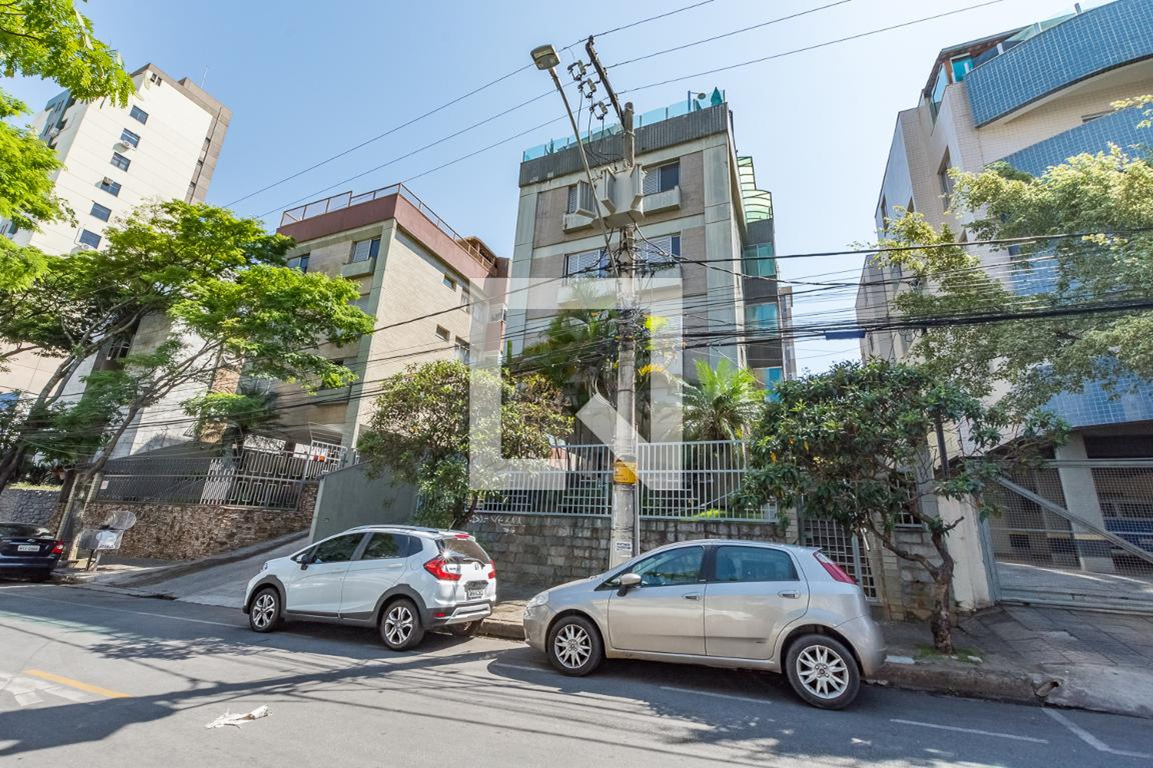 Fachada Condomínio em Rua Marco Aurélio de Miranda, 370