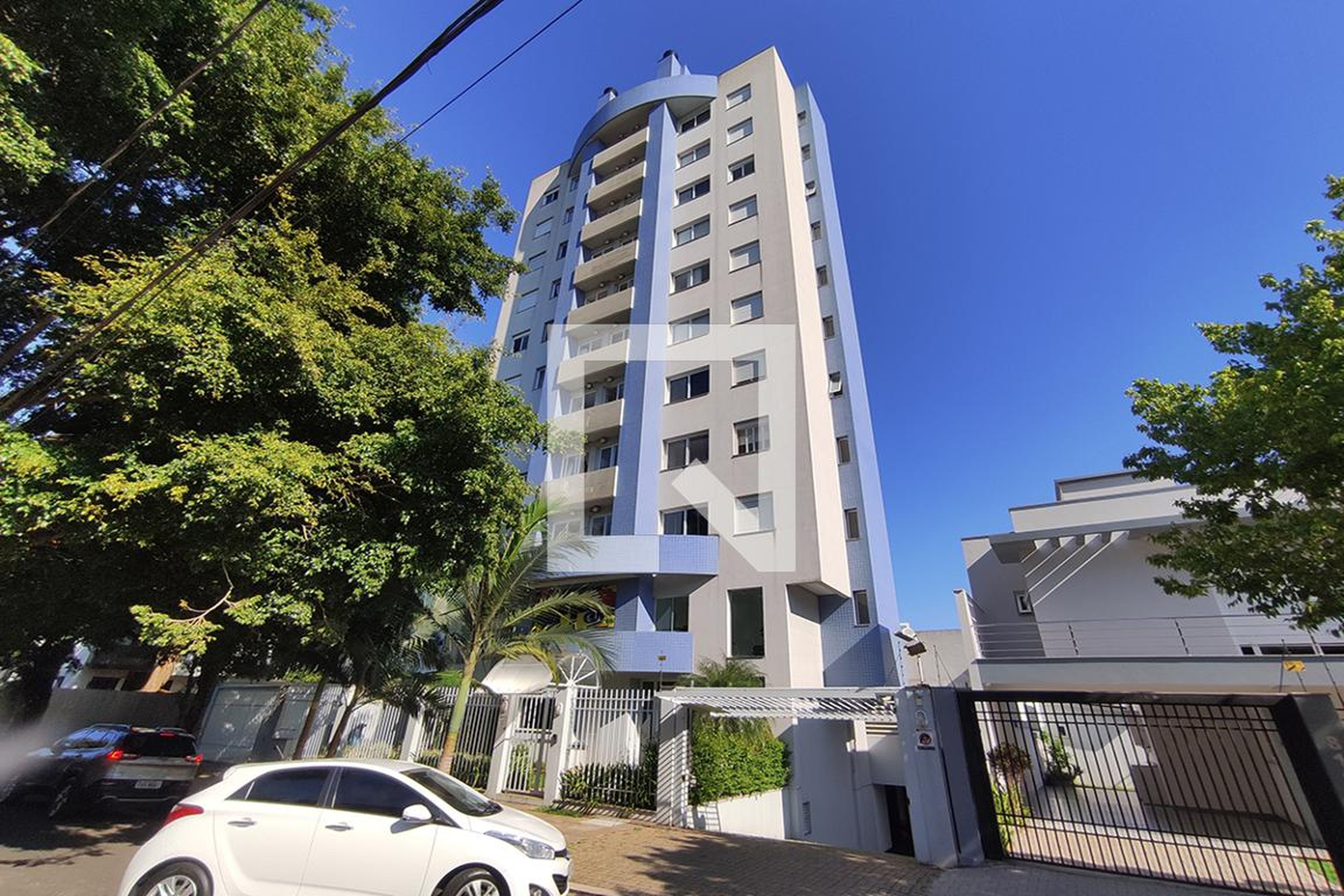 Fachada Condomínio em Rua Gramado, 800