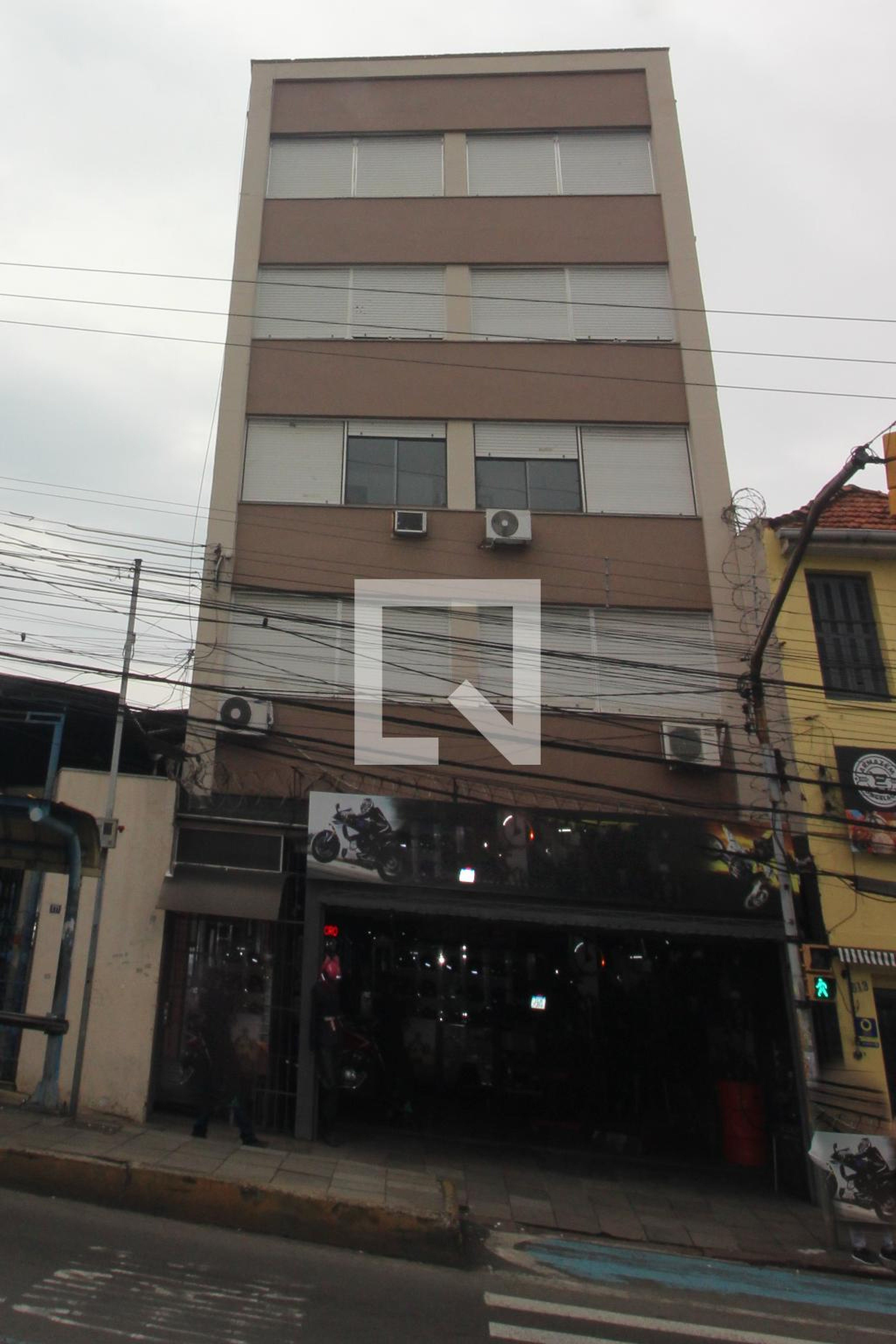 Fachada do Prédio Condomínio em Avenida da Azenha, 623