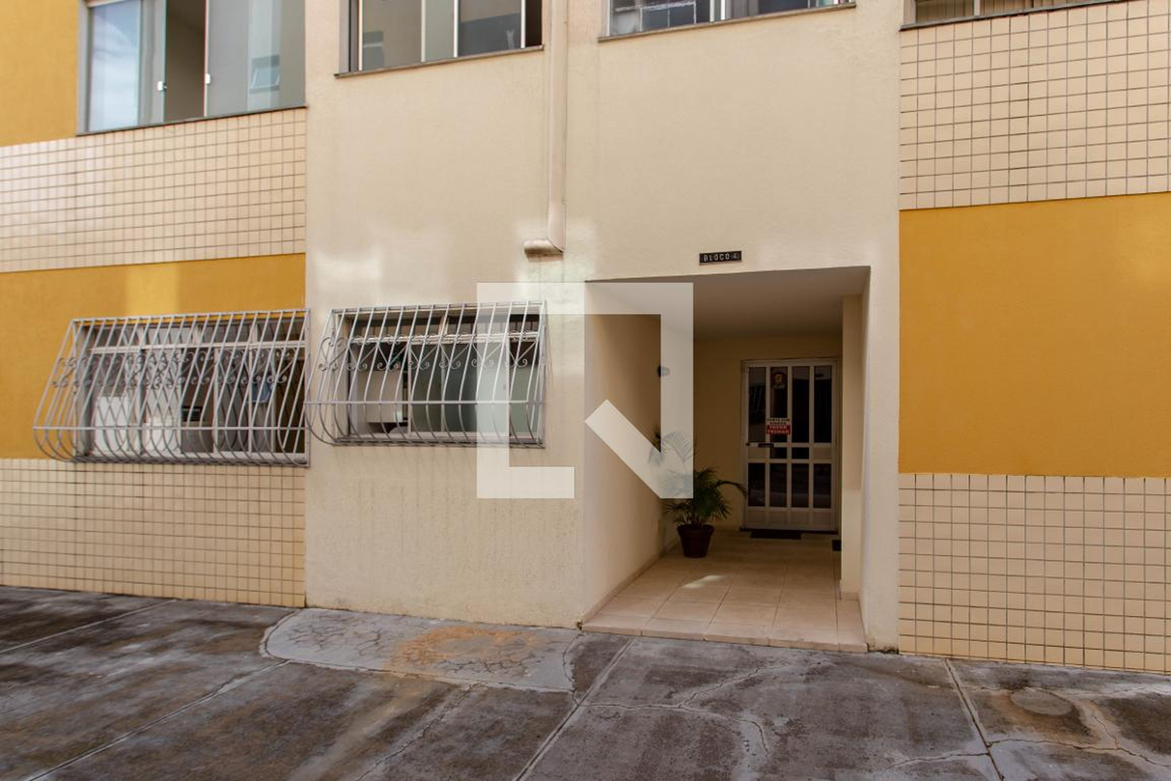 Entrada - Edifí­Cio Candido