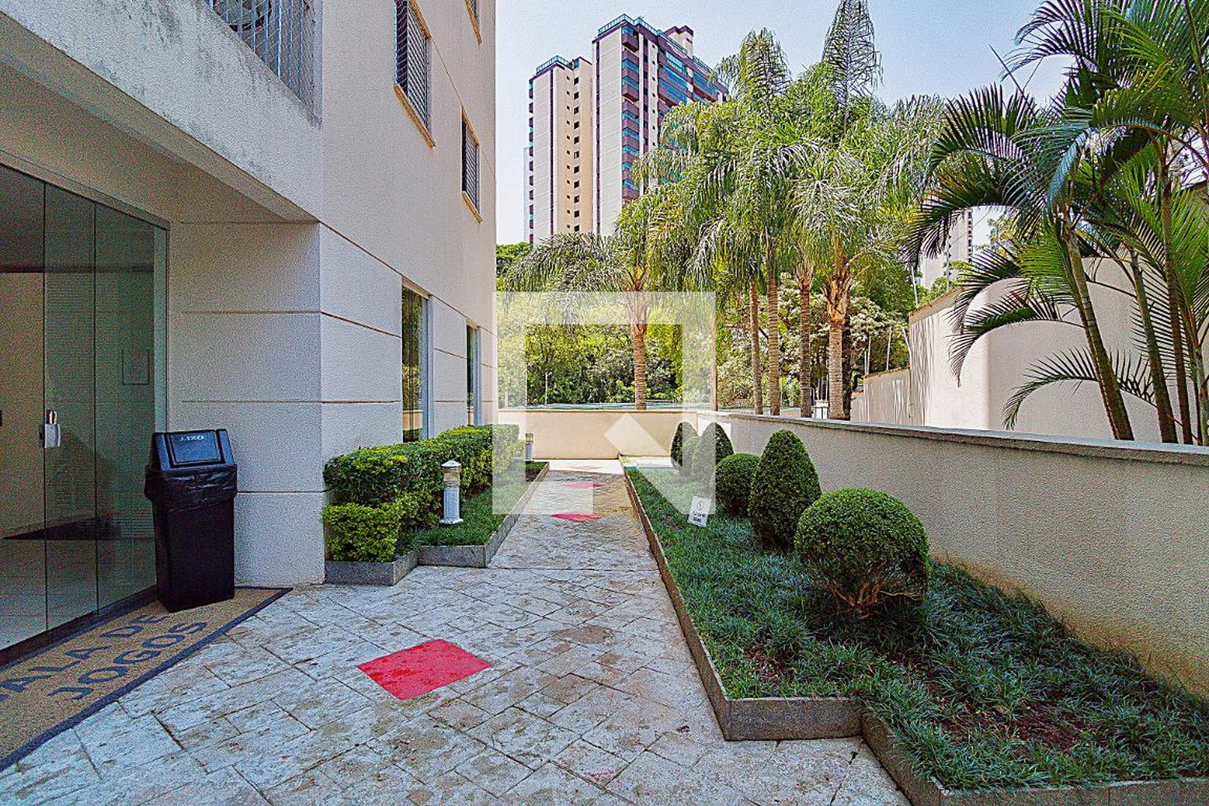 Hall de entrada Condomínio em Rua Doutor Martins de Oliveira, 52