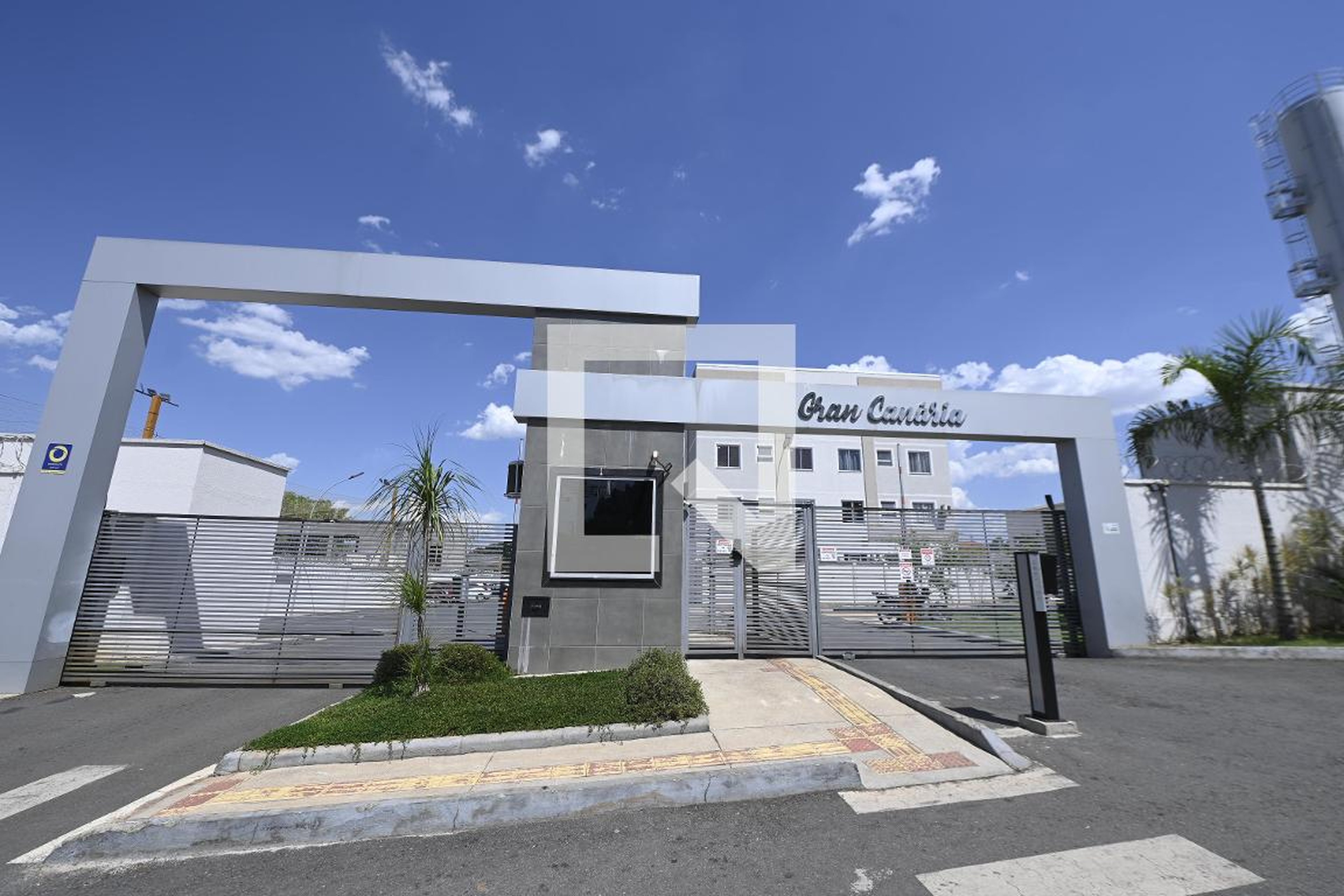 Fachada Condomínio em Rua da Divisa, 232