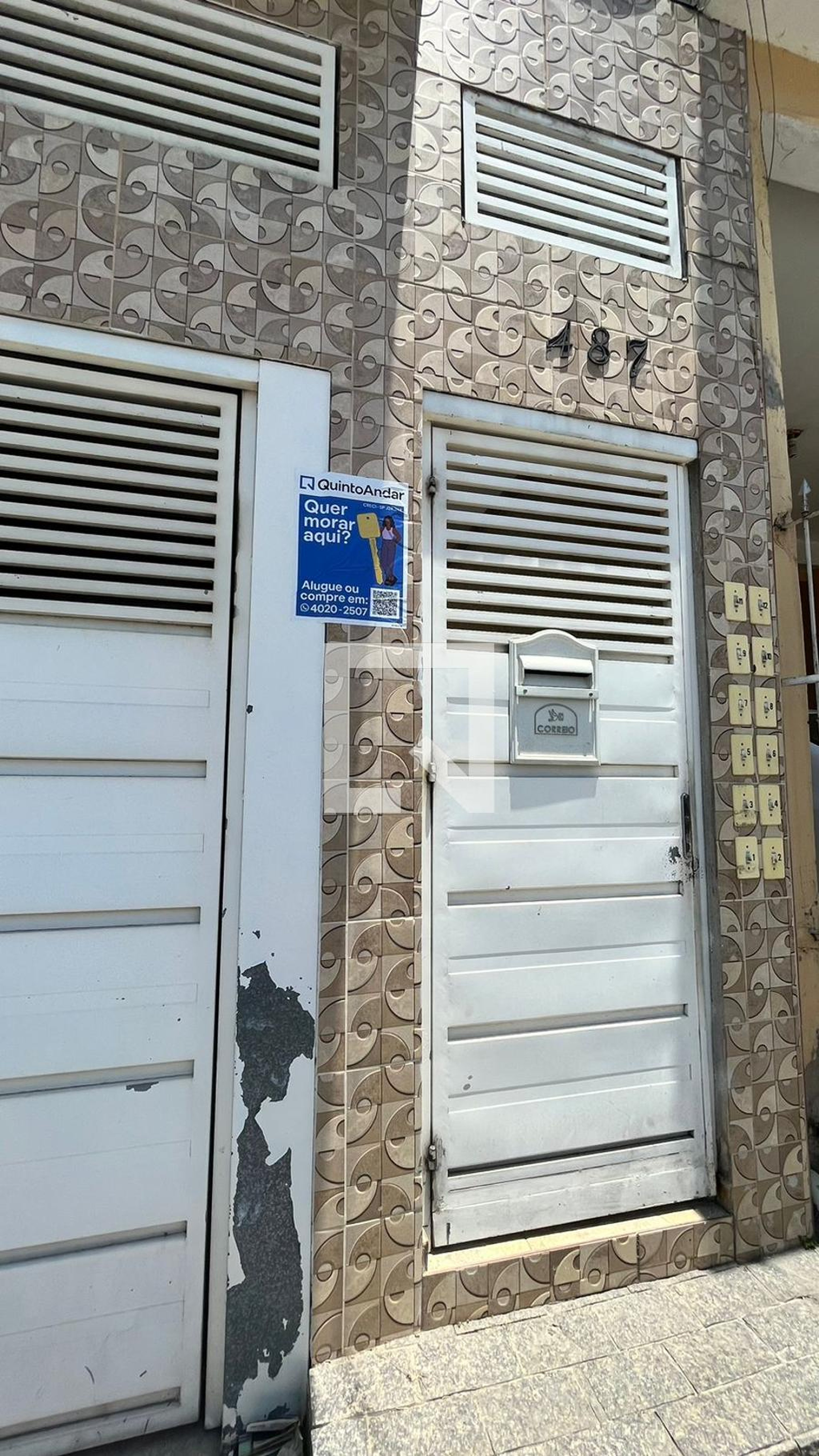 Fachada Condomínio em Rua Amândio Monteiro, 487