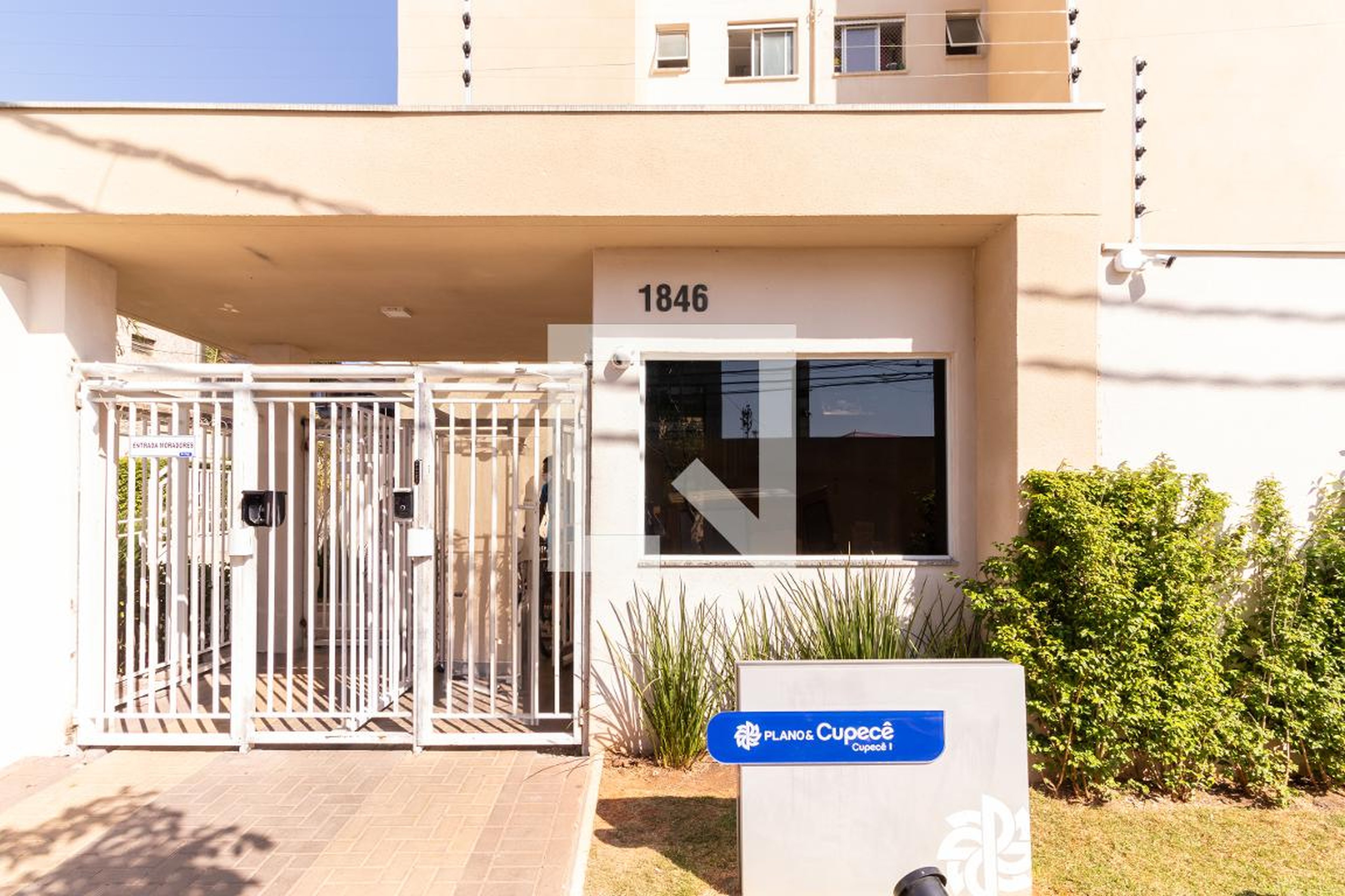 Fachada do Condomínio Condomínio Plano & Cupecê I