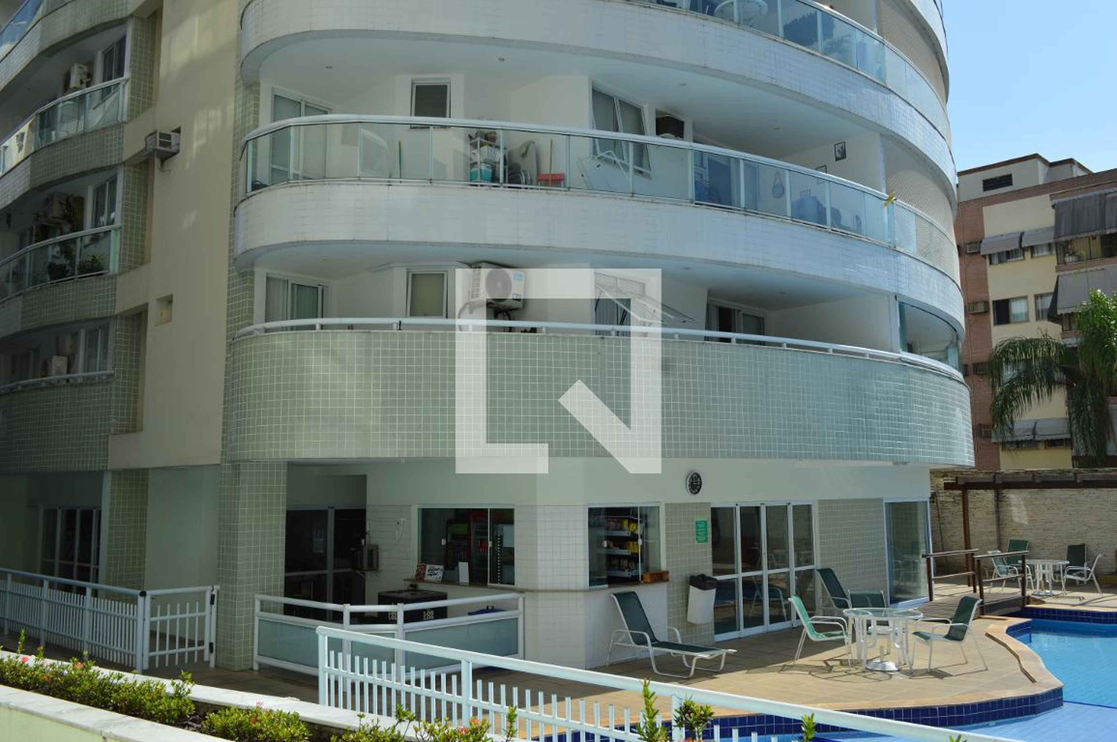 Fachada do Prédio Condomínio Colors