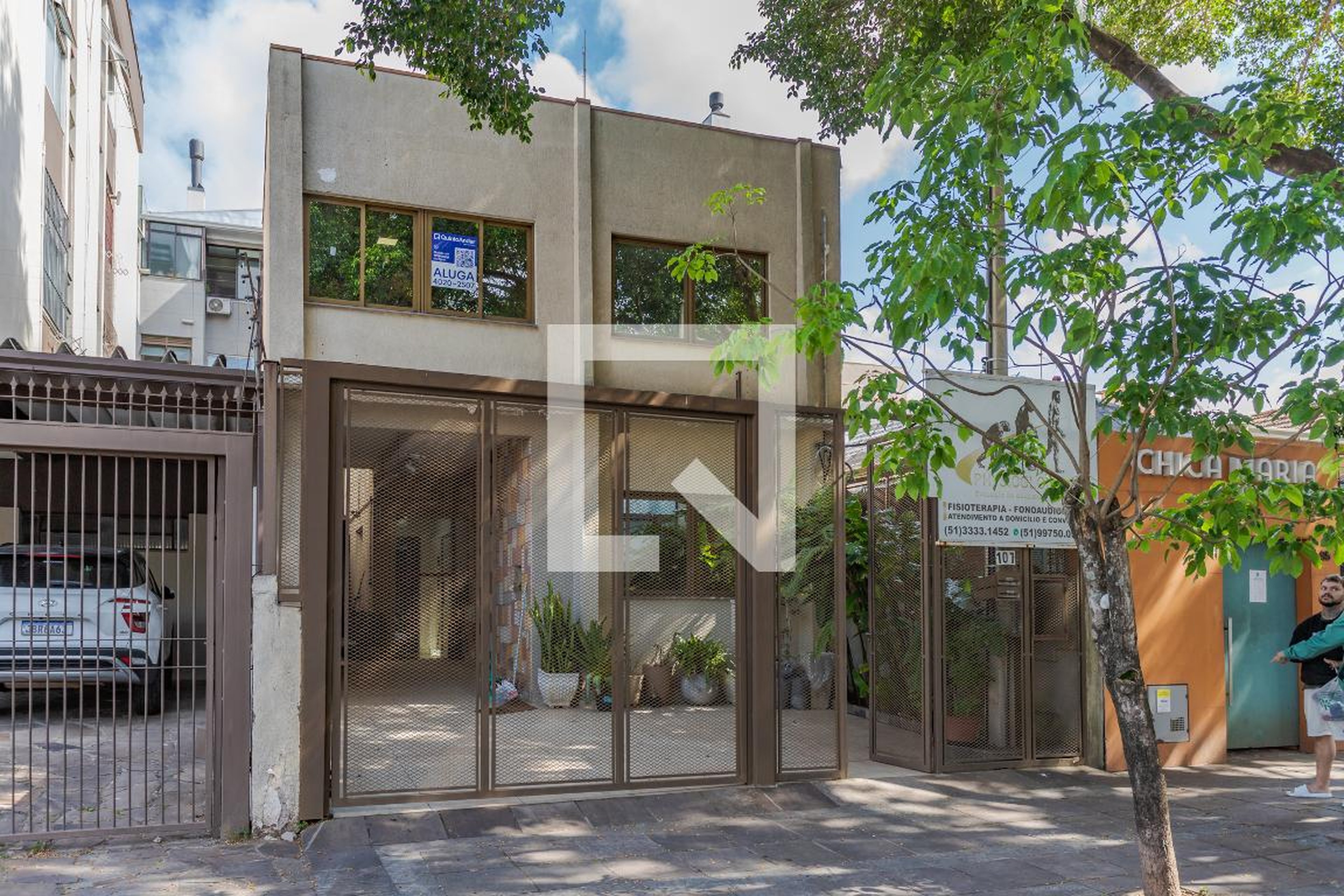 Fachada Condomínio em Rua Alvares de Azevedo, 107