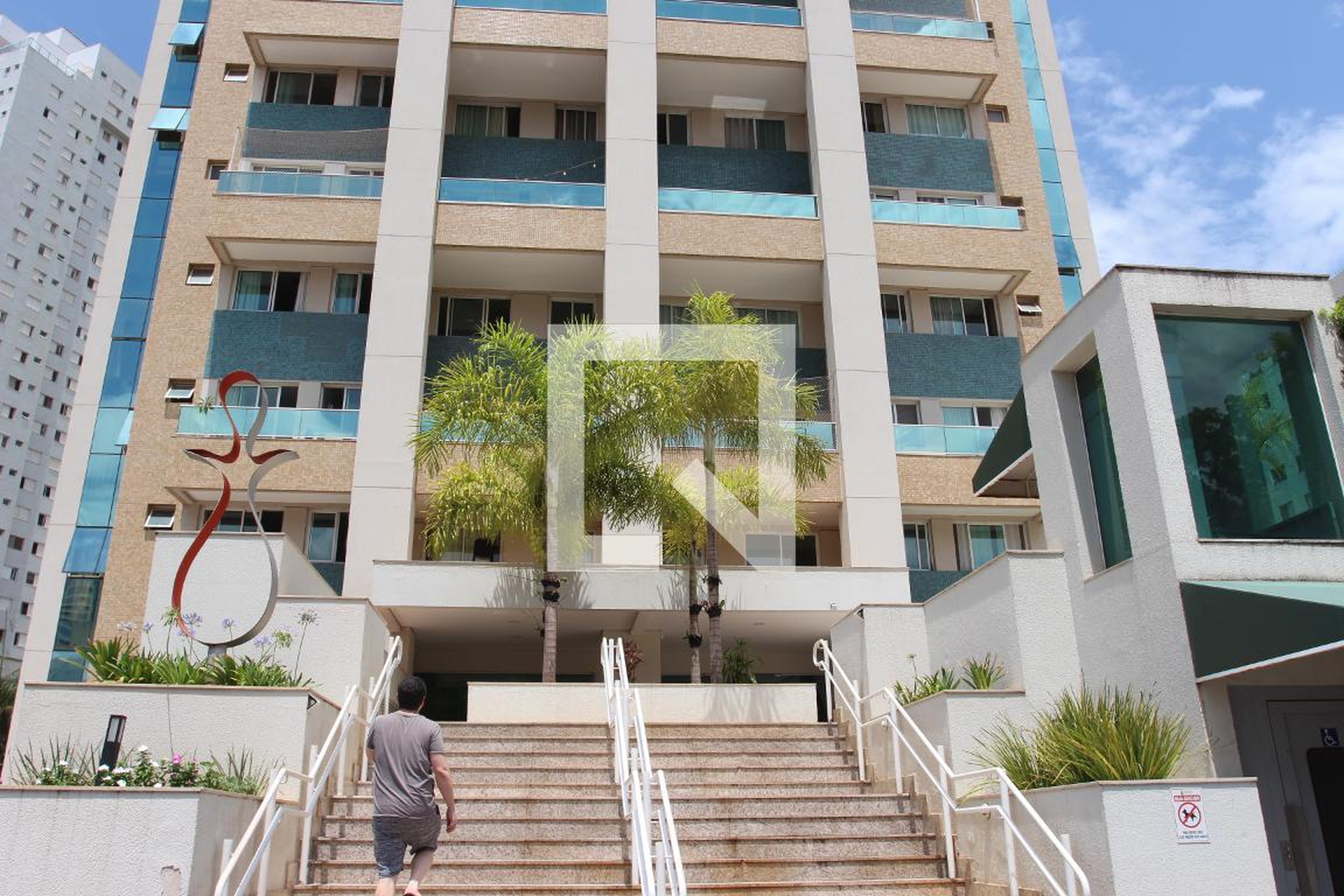 Fachada Condomínio em Rua 25 Sul, 100