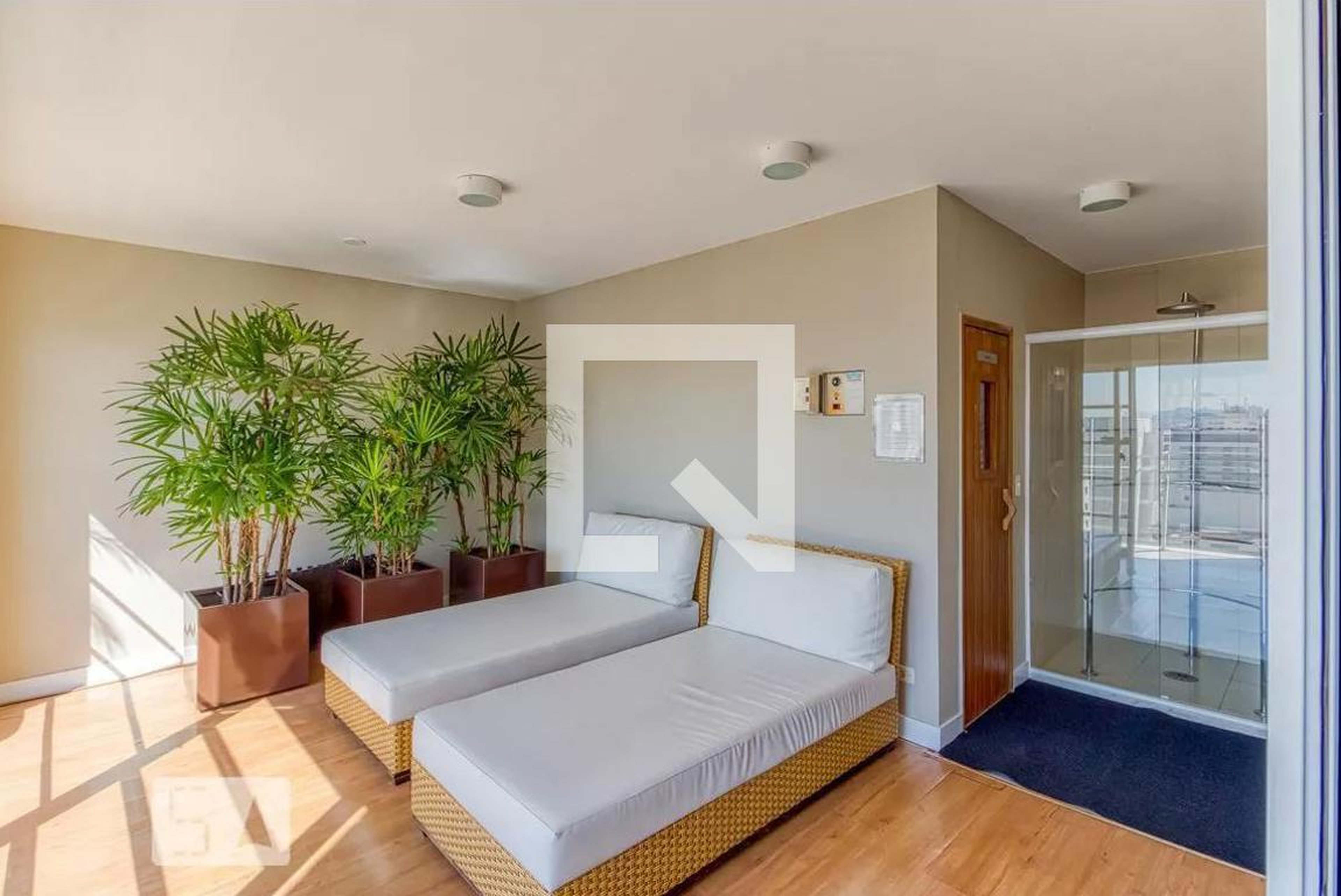 Área Externa Condomínio em Rua Juquis, 352