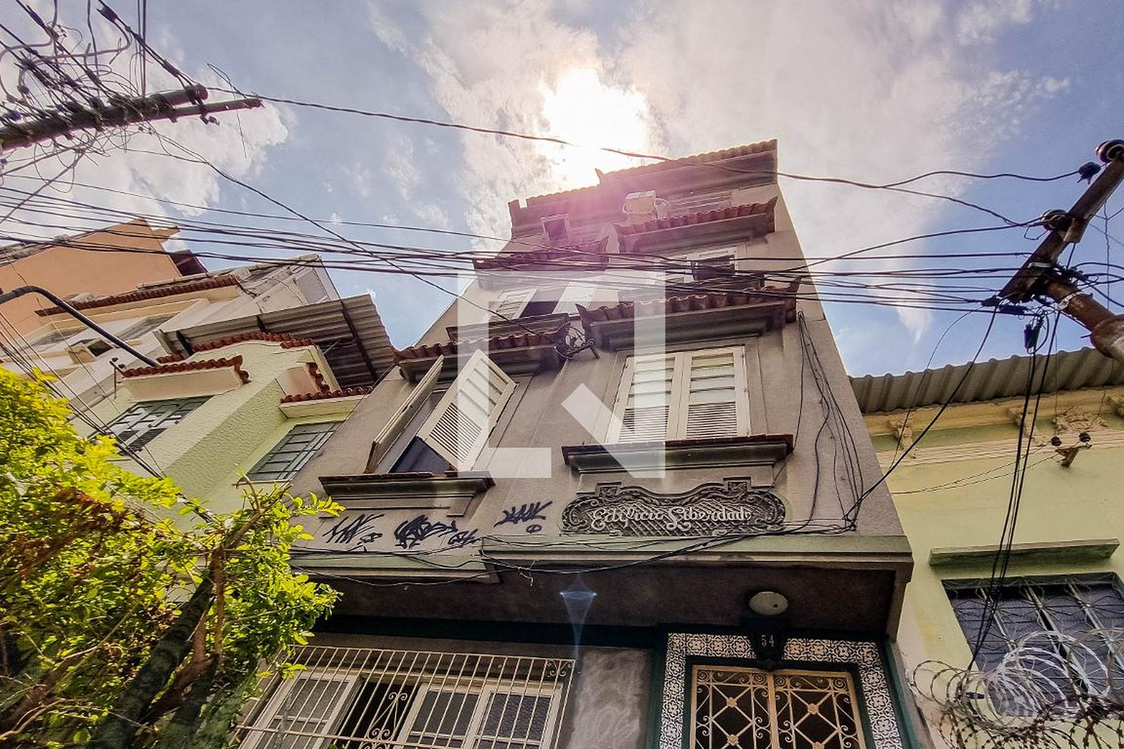 Fachada Condomínio em Rua da Liberdade, 54