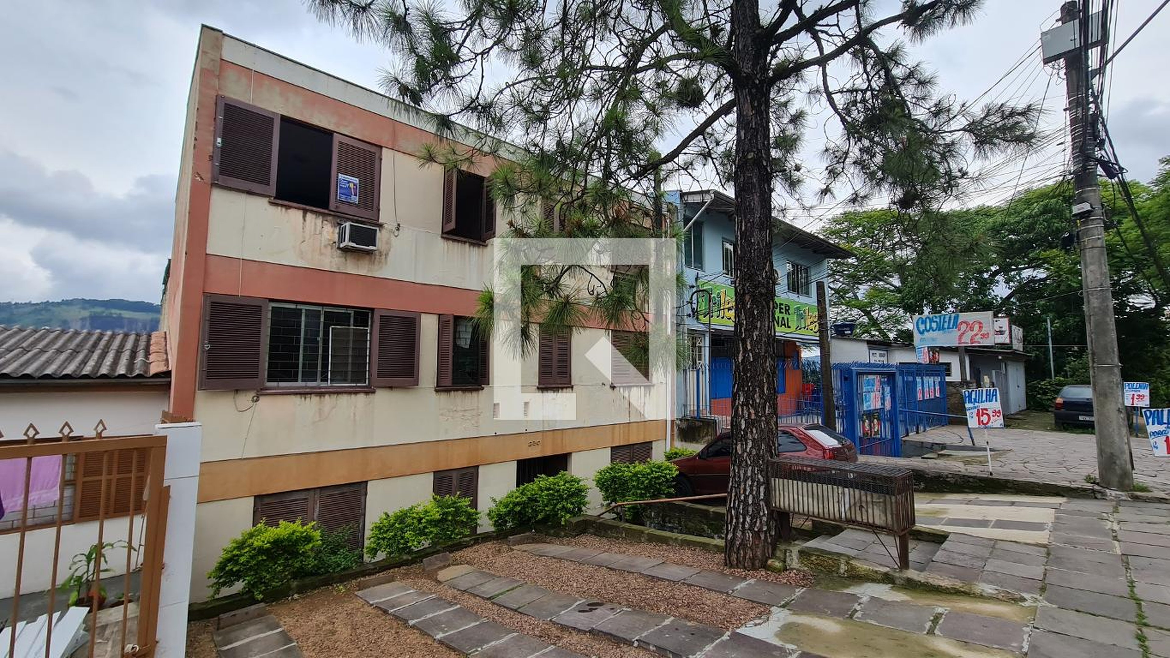 Fachada do Prédio Condomínio em Rua José Madrid, 230