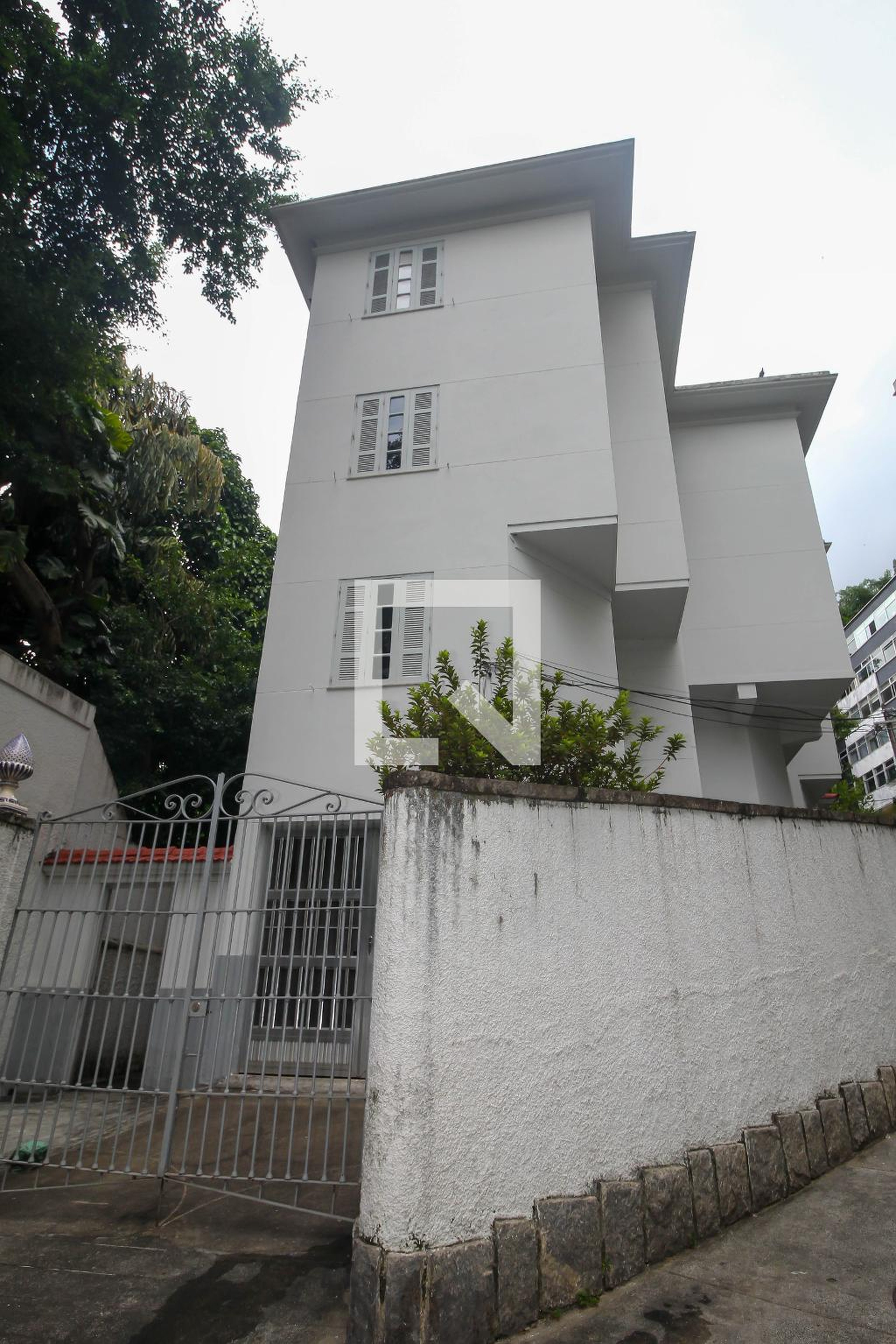 Fachada do Prédio Condomínio Amada e Jorge Augusto