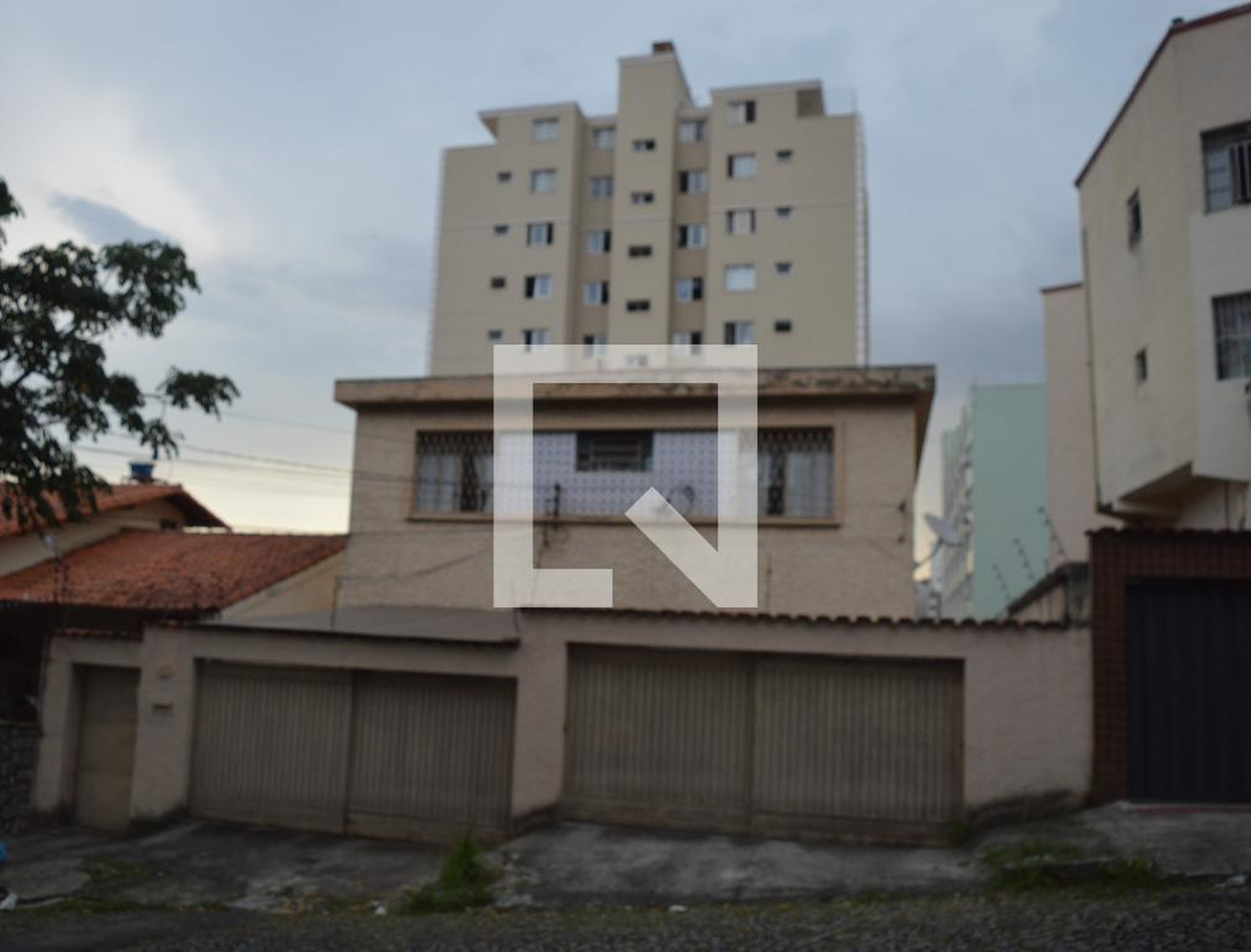 Fachada Condomínio em Rua Desembargador Teófilo, 137