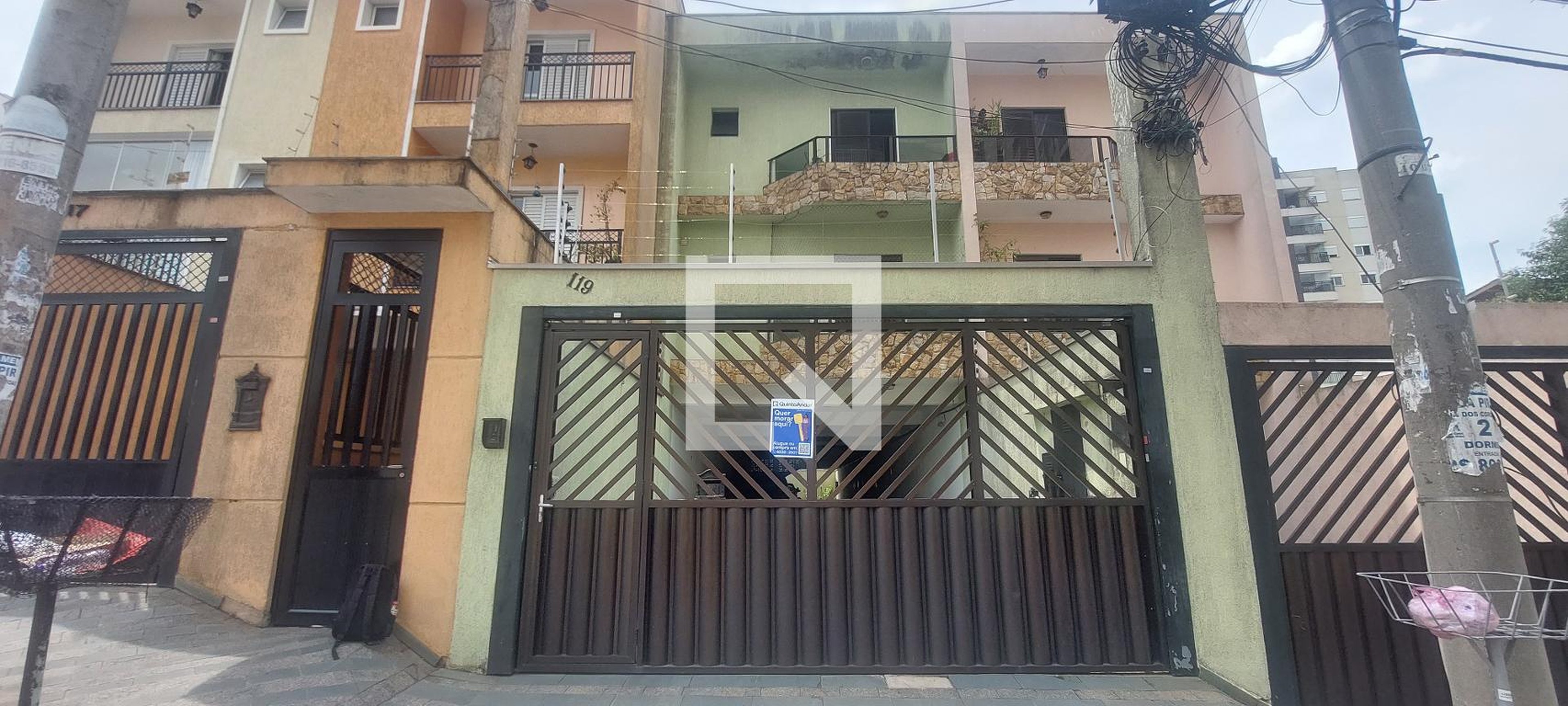 Fachada do Prédio Condomínio em Rua Vinte e Quatro de Maio, 119