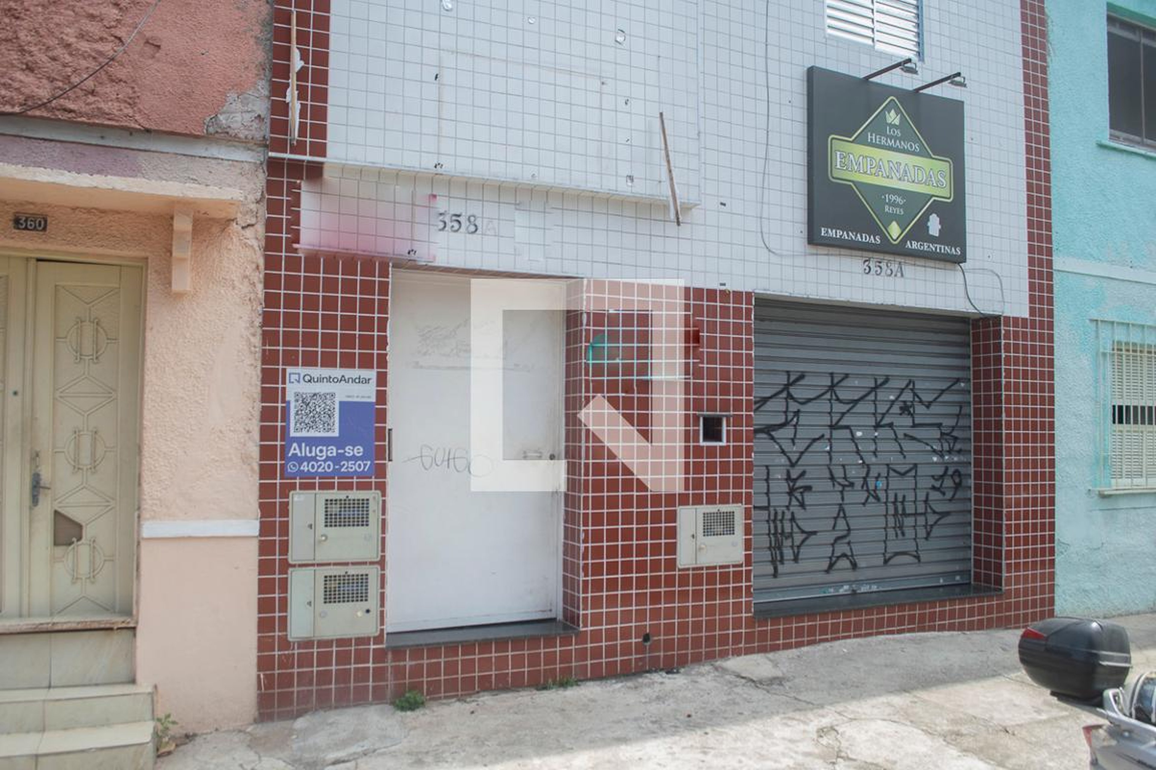 Fachada Condomínio em Rua Alferes Magalhães, 358