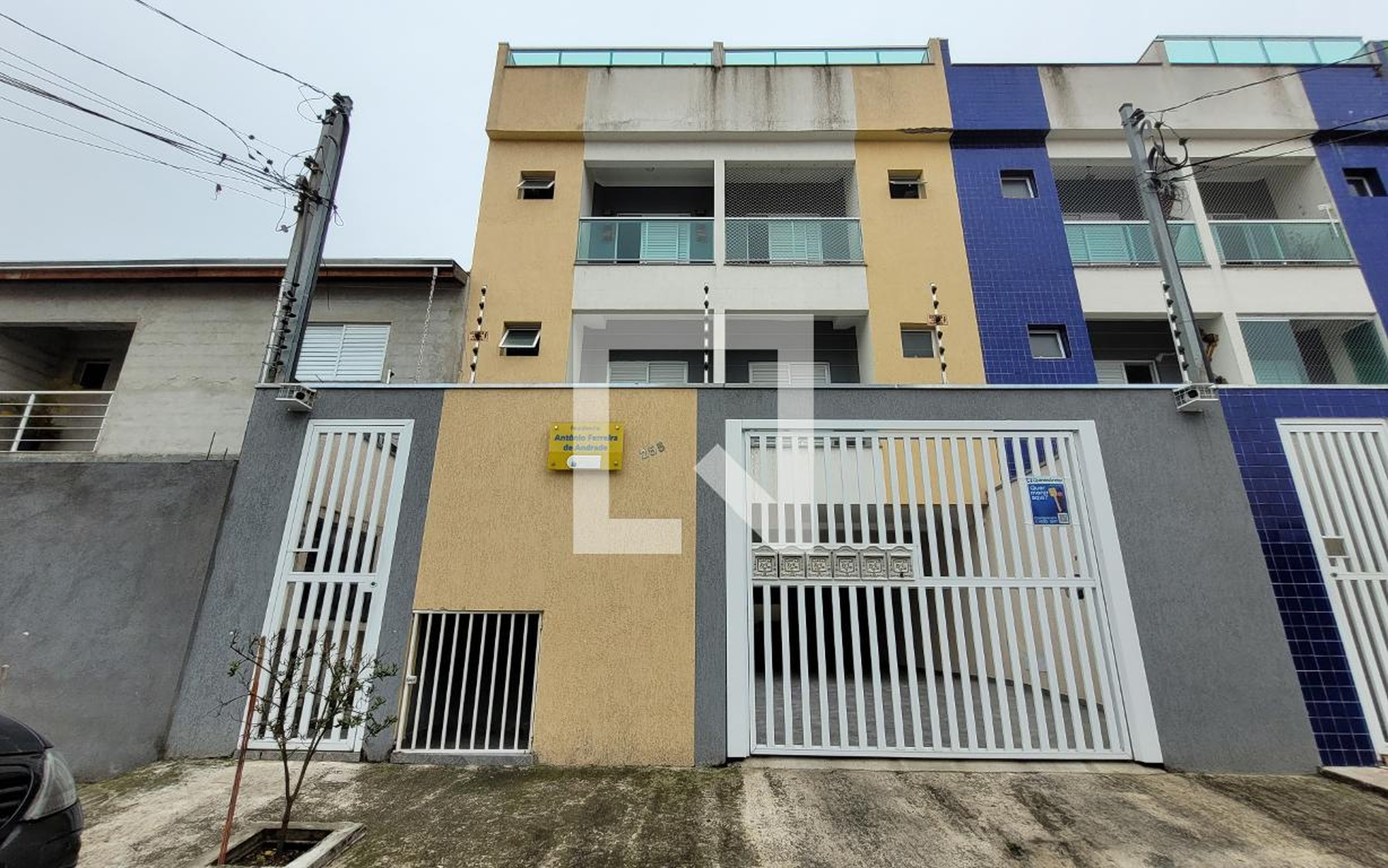 Fachada Condomínio em Rua Sebastião Pedroso, 255