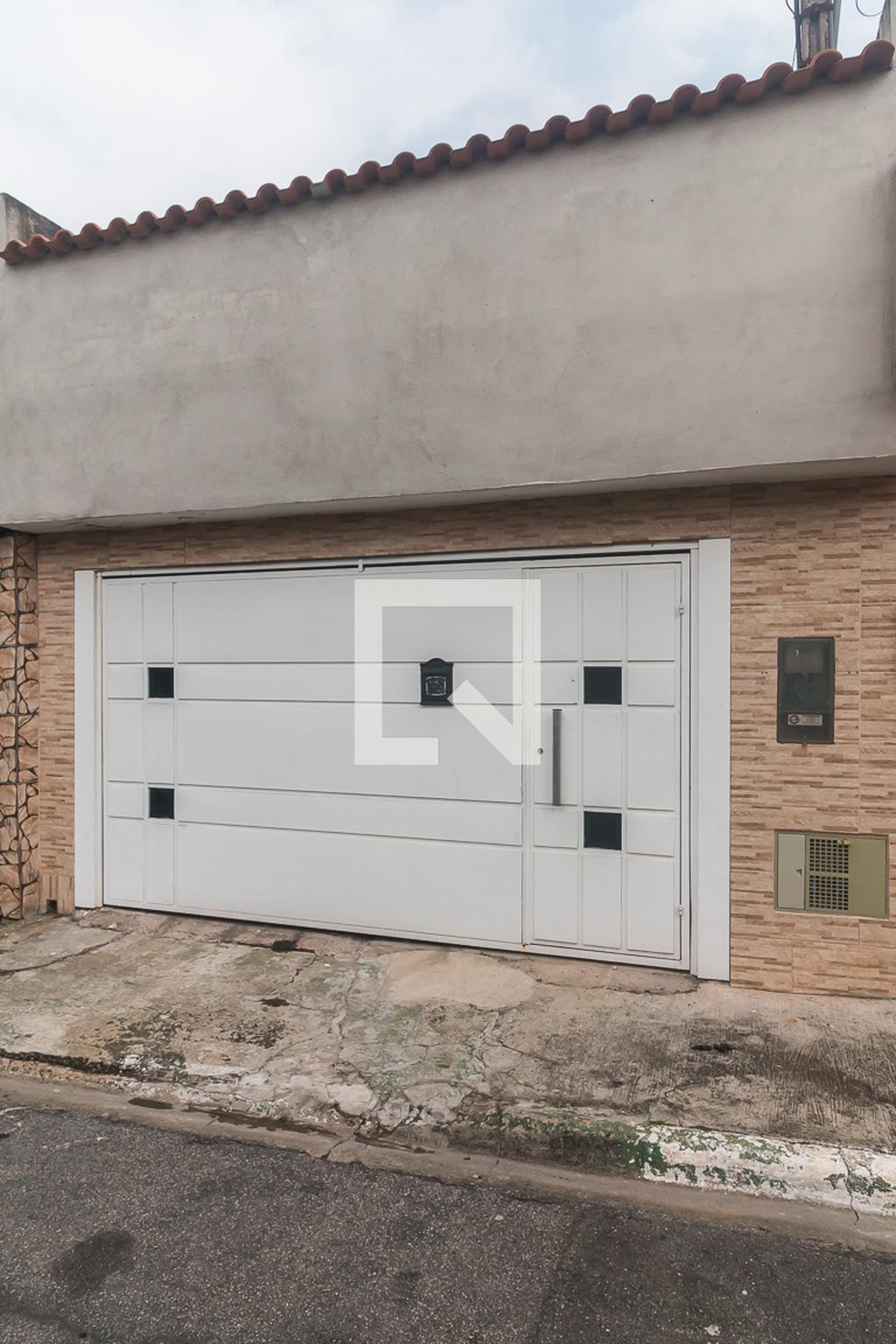 Fachada Condomínio em Rua Canarinho, 81